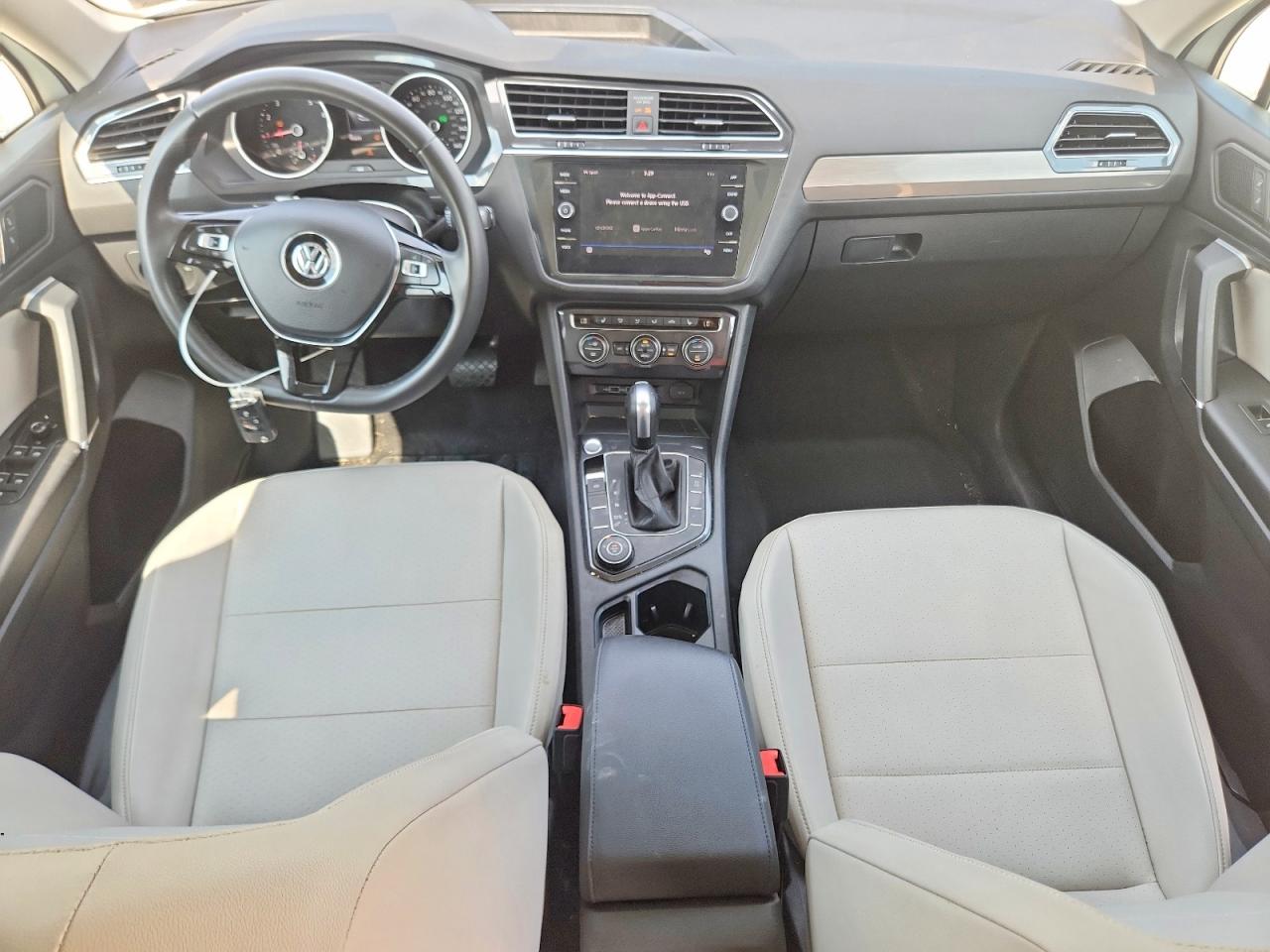 2020 Volkswagen Tiguan Se White vin: 3VV2B7AX8LM046508
