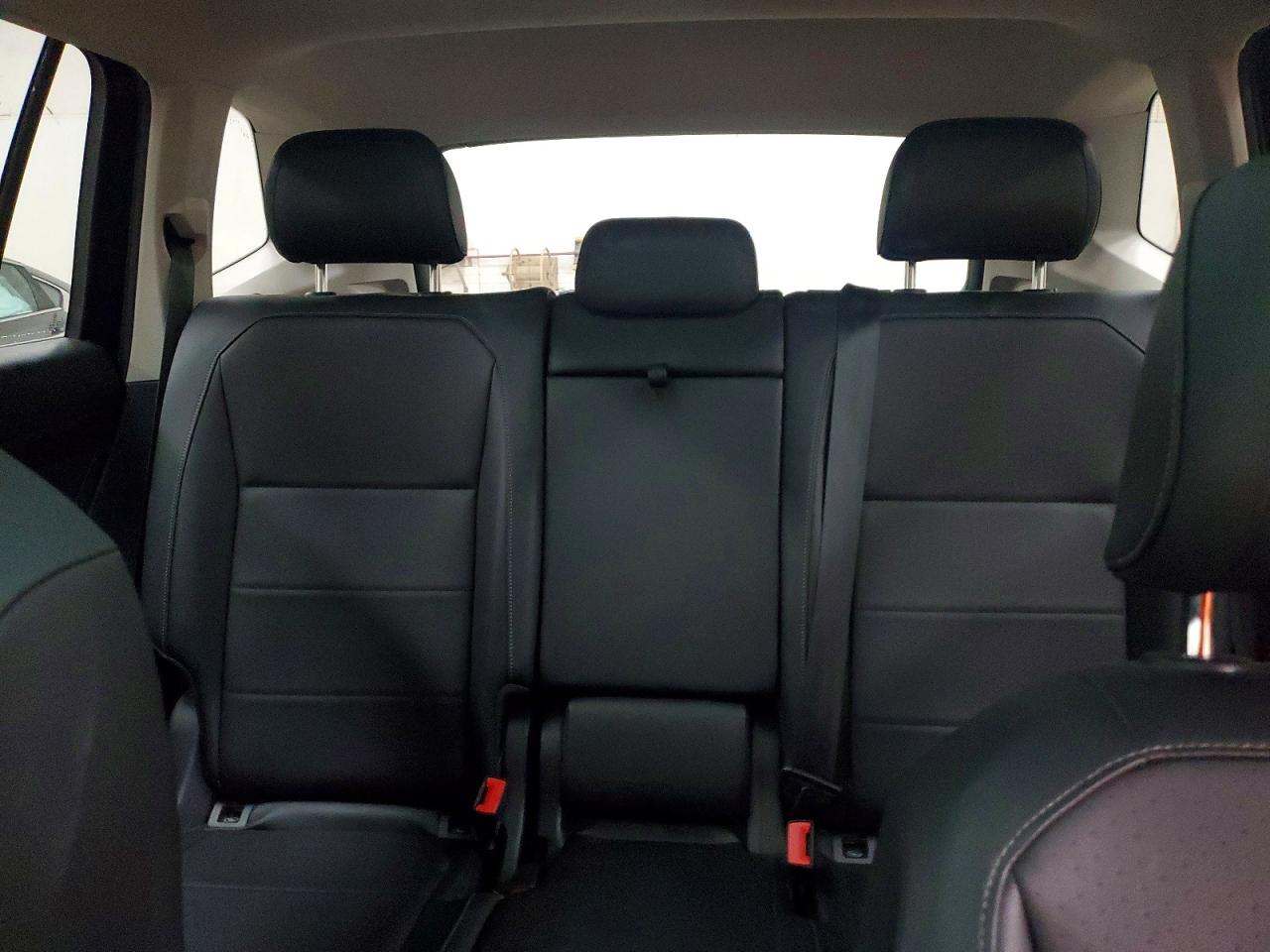 2018 Volkswagen Tiguan Se Green vin: 3VV2B7AX9JM158005