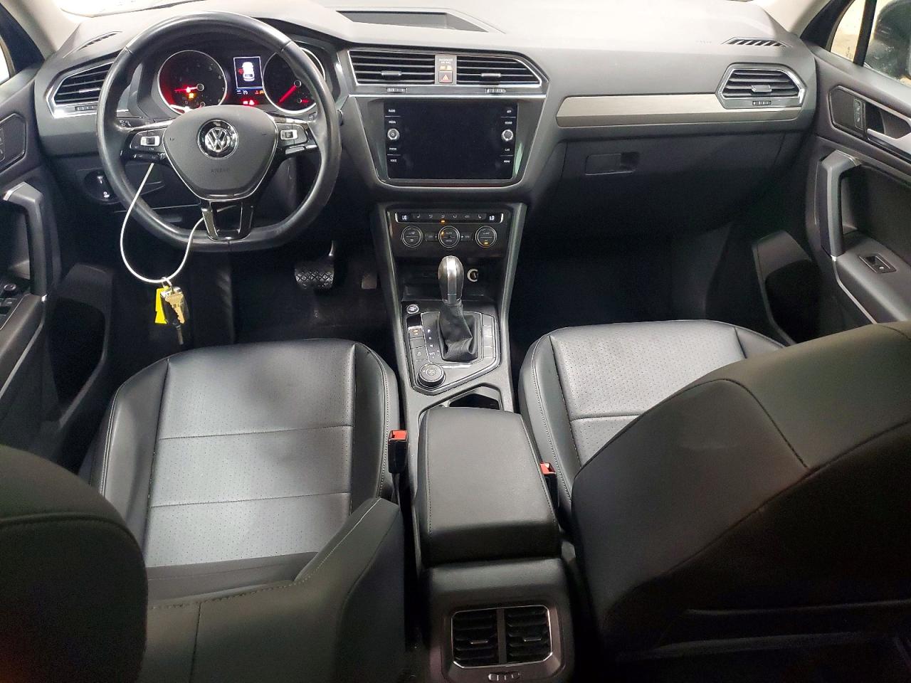 2018 Volkswagen Tiguan Se Green vin: 3VV2B7AX9JM158005