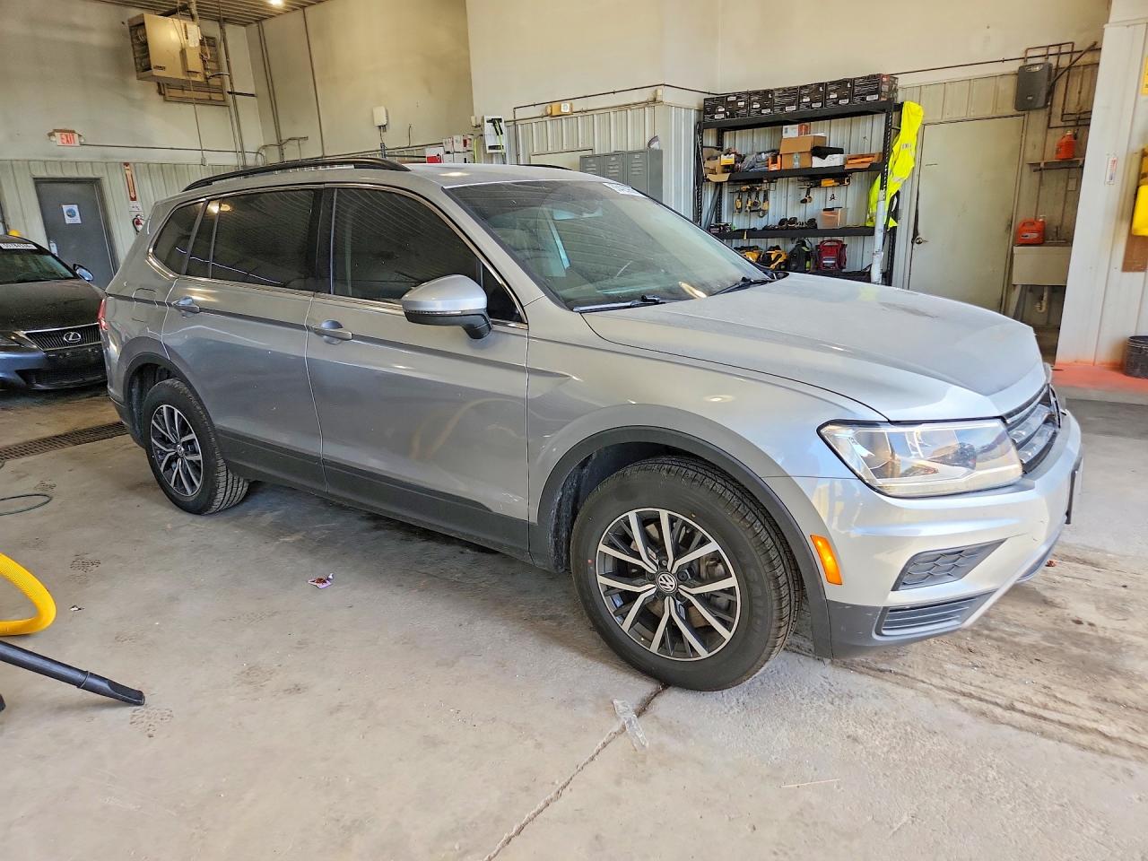 2019 Volkswagen Tiguan Se Silver vin: 3VV2B7AX9KM112188