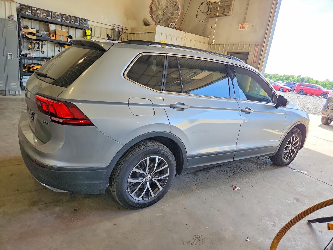 2019 Volkswagen Tiguan Se Silver vin: 3VV2B7AX9KM112188