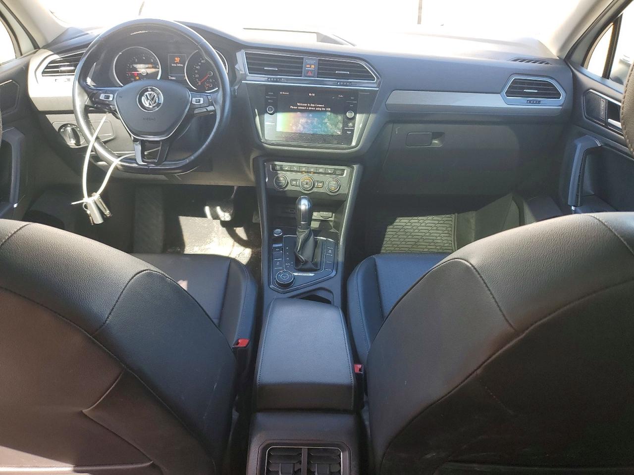 2018 Volkswagen Tiguan Se Белый vin: 3VV2B7AXXJM100324