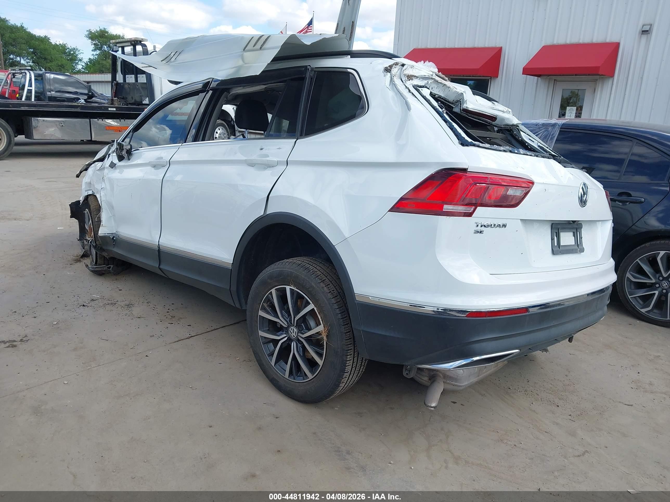 2020 Volkswagen Tiguan   Белый vin: 3VV2B7AXXLM065951