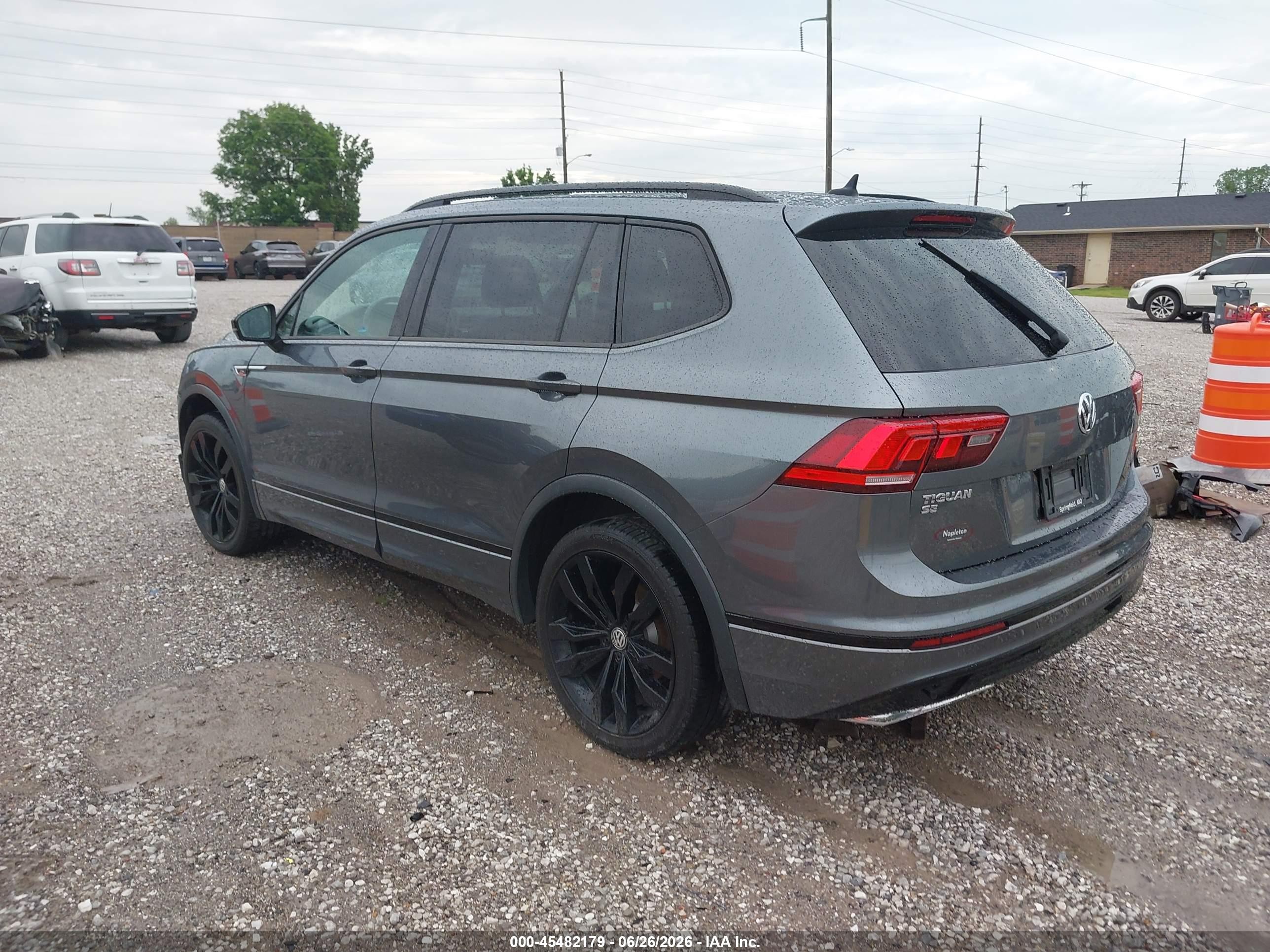 2020 Volkswagen Tiguan 2.0t Se/2.0t Se R-line Black/2.0t Sel Серый vin: 3VV2B7AXXLM136436