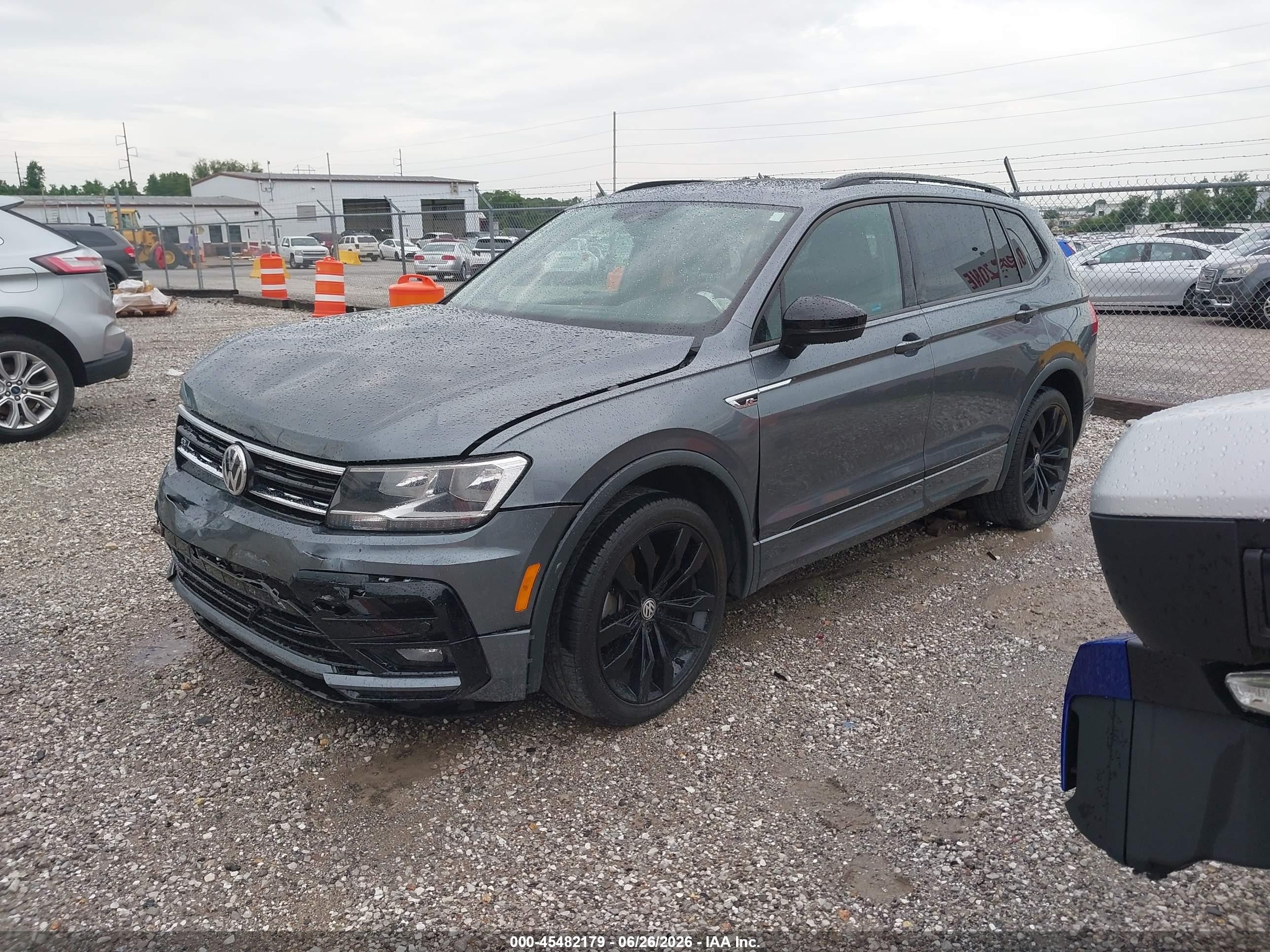 2020 Volkswagen Tiguan 2.0t Se/2.0t Se R-line Black/2.0t Sel Серый vin: 3VV2B7AXXLM136436