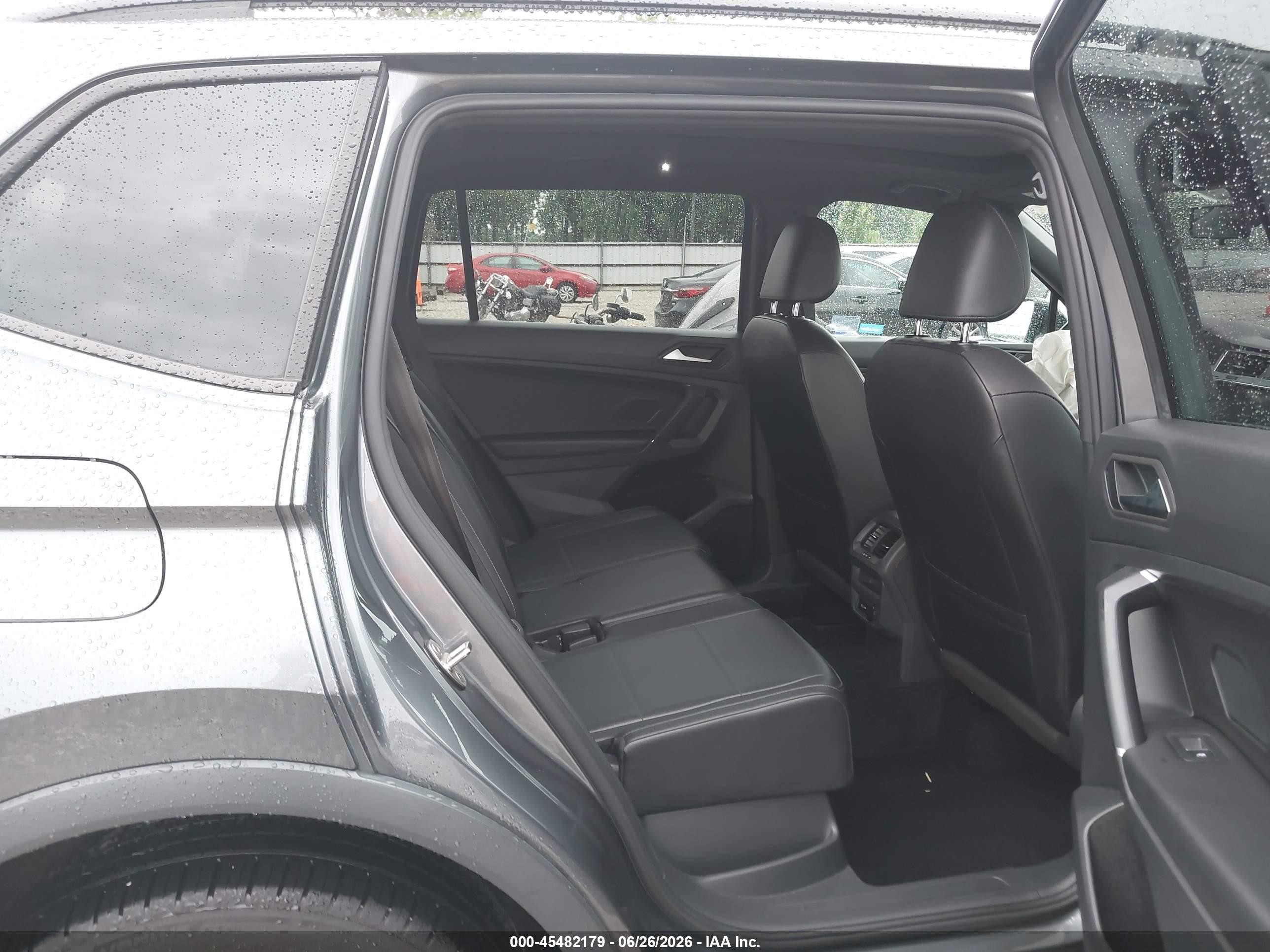 2020 Volkswagen Tiguan 2.0t Se/2.0t Se R-line Black/2.0t Sel Серый vin: 3VV2B7AXXLM136436