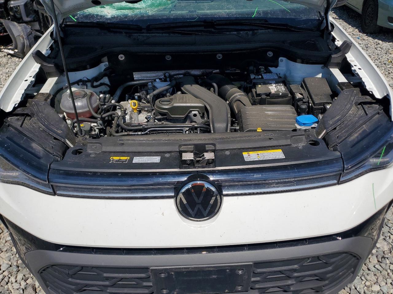 2025 Volkswagen Taos Se Black White vin: 3VV2C7B22SM004334