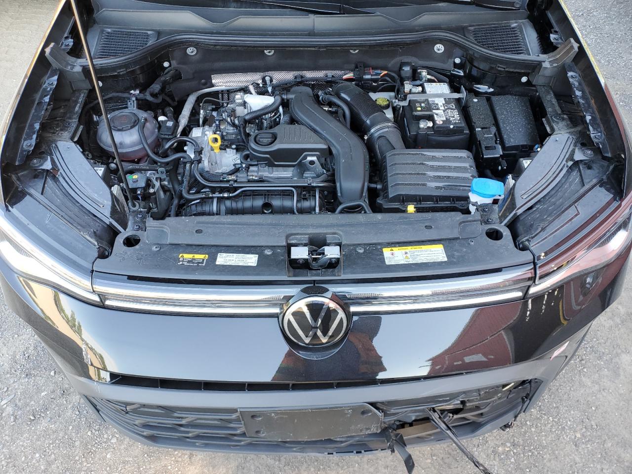 2026 Volkswagen Taos Se Black Black vin: 3VV2C7B27TM043034 Damage: Hood Light Bar, Broken, Replacement Required