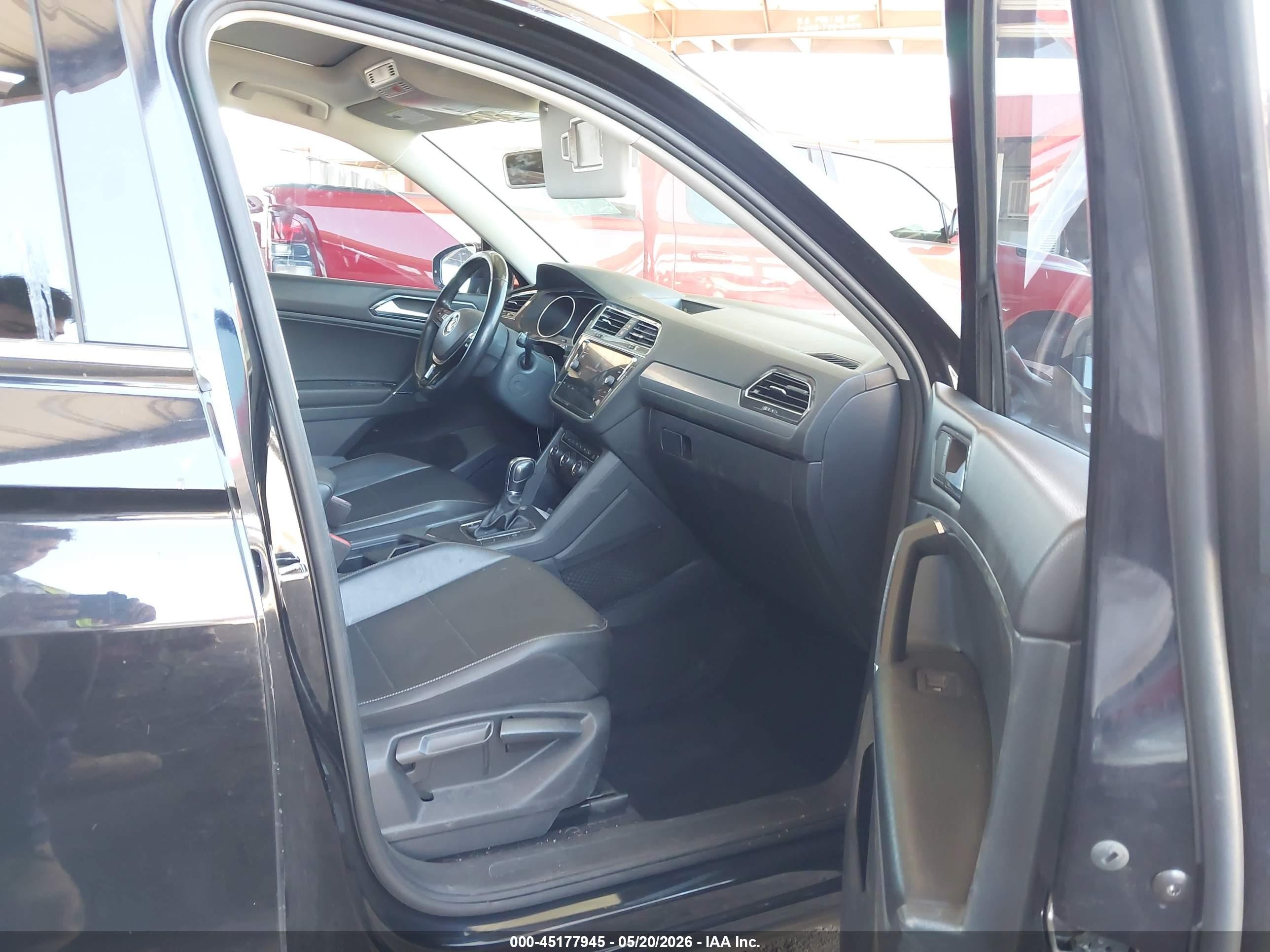 2018 Volkswagen Tiguan 2.0t Se/2.0t Sel Black vin: 3VV3B7AX0JM054832
