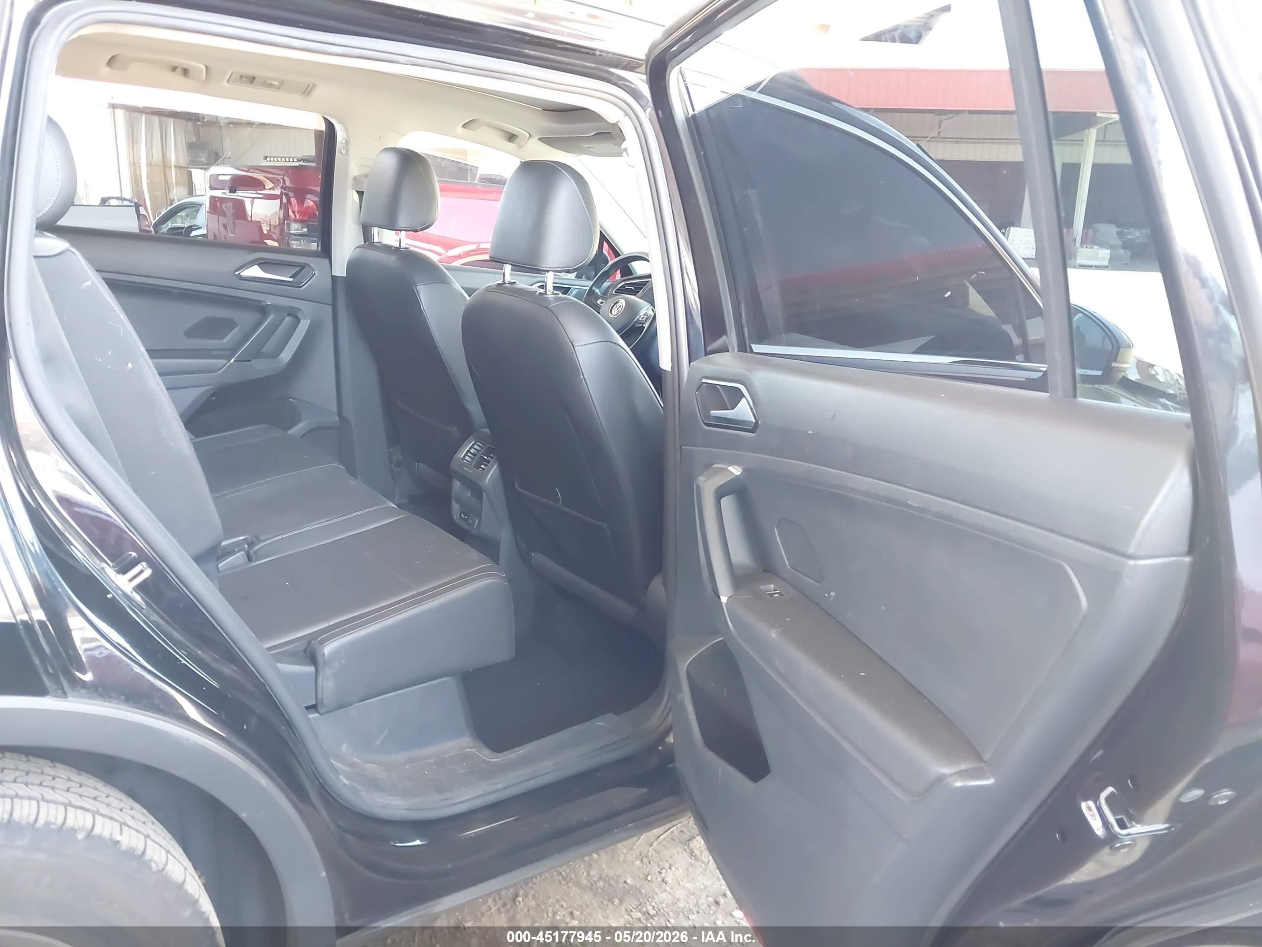 2018 Volkswagen Tiguan 2.0t Se/2.0t Sel Black vin: 3VV3B7AX0JM054832