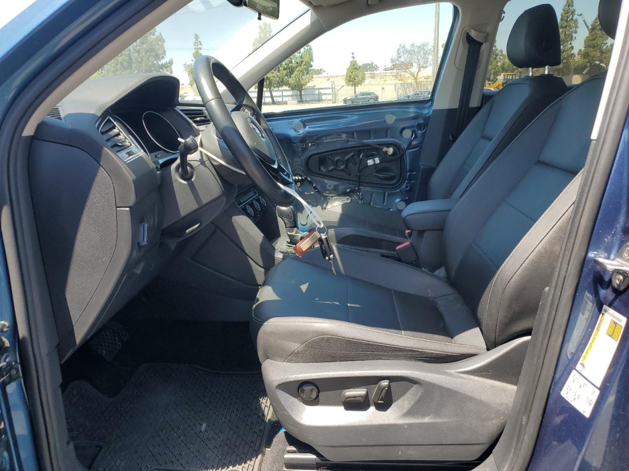 2020 Volkswagen Tiguan Se Blue vin: 3VV3B7AX0LM092371