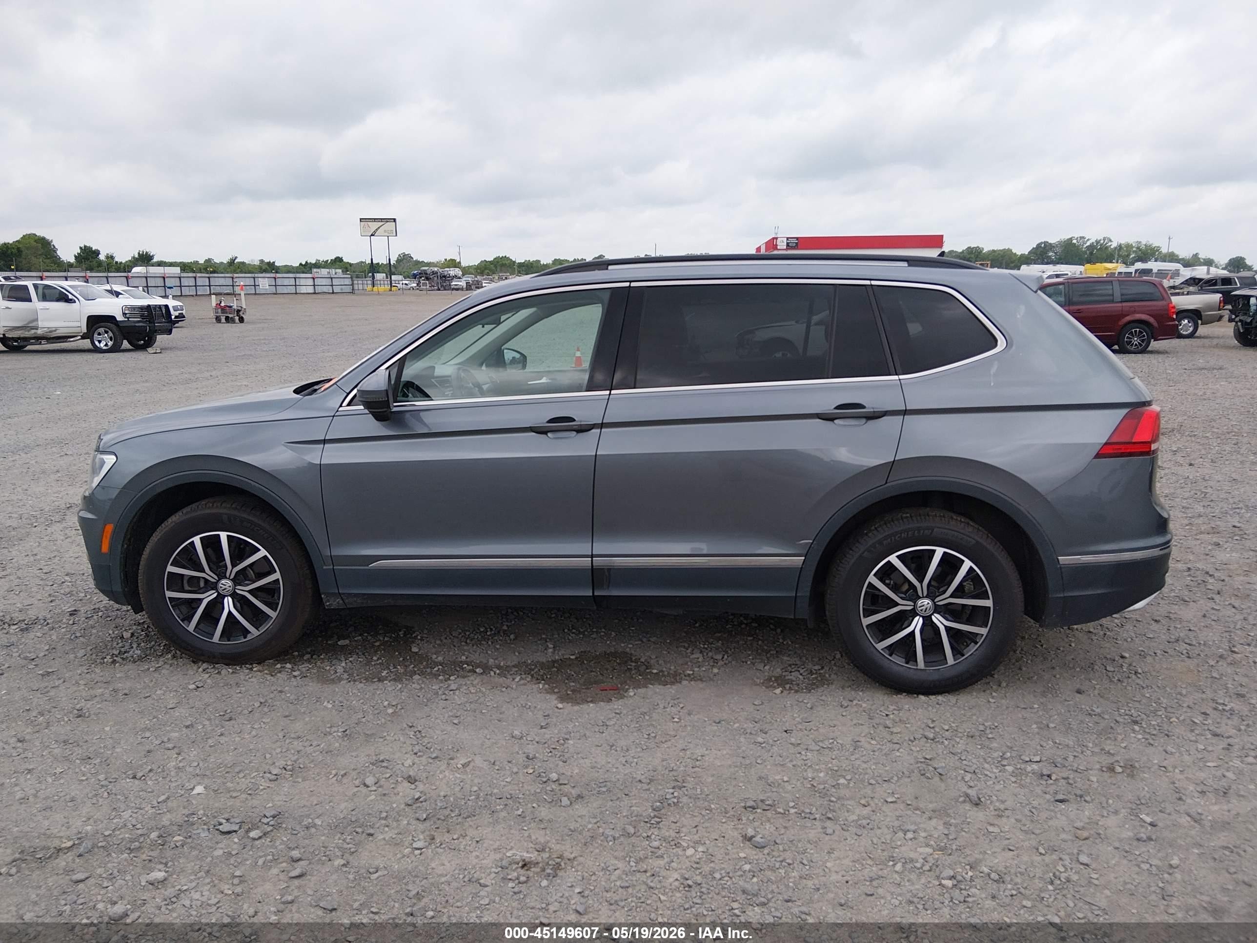 2021 Volkswagen Tiguan 2.0t Se/2.0t Se R-line Black/2.0t Sel Gray vin: 3VV3B7AX0MM081162