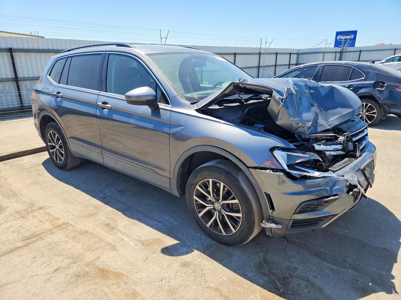 2019 Volkswagen Tiguan Se Серый vin: 3VV3B7AX2KM121643