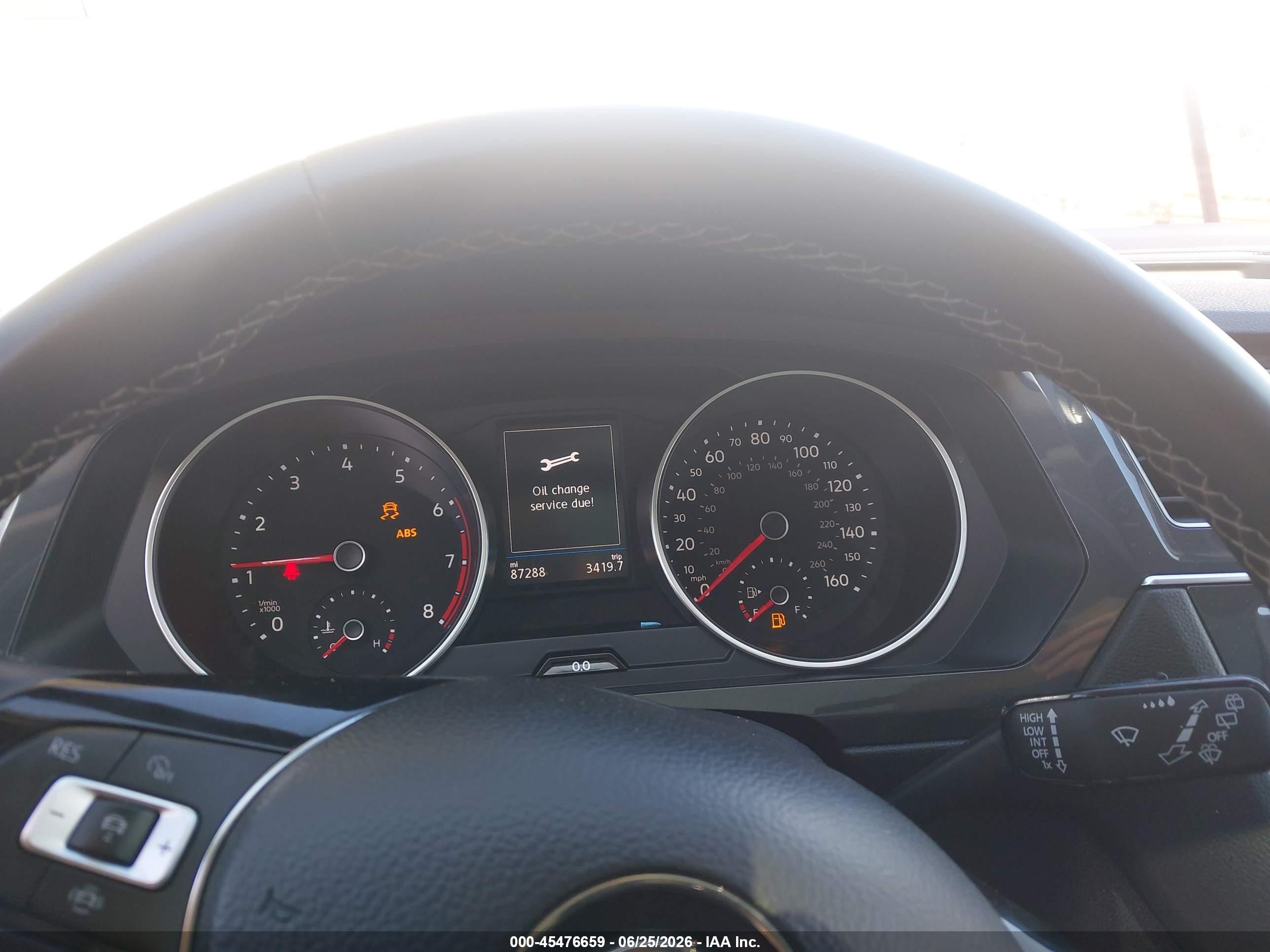 2021 Volkswagen Tiguan 2.0t Se/2.0t Se R-line Black/2.0t Sel White vin: 3VV3B7AX2MM080224