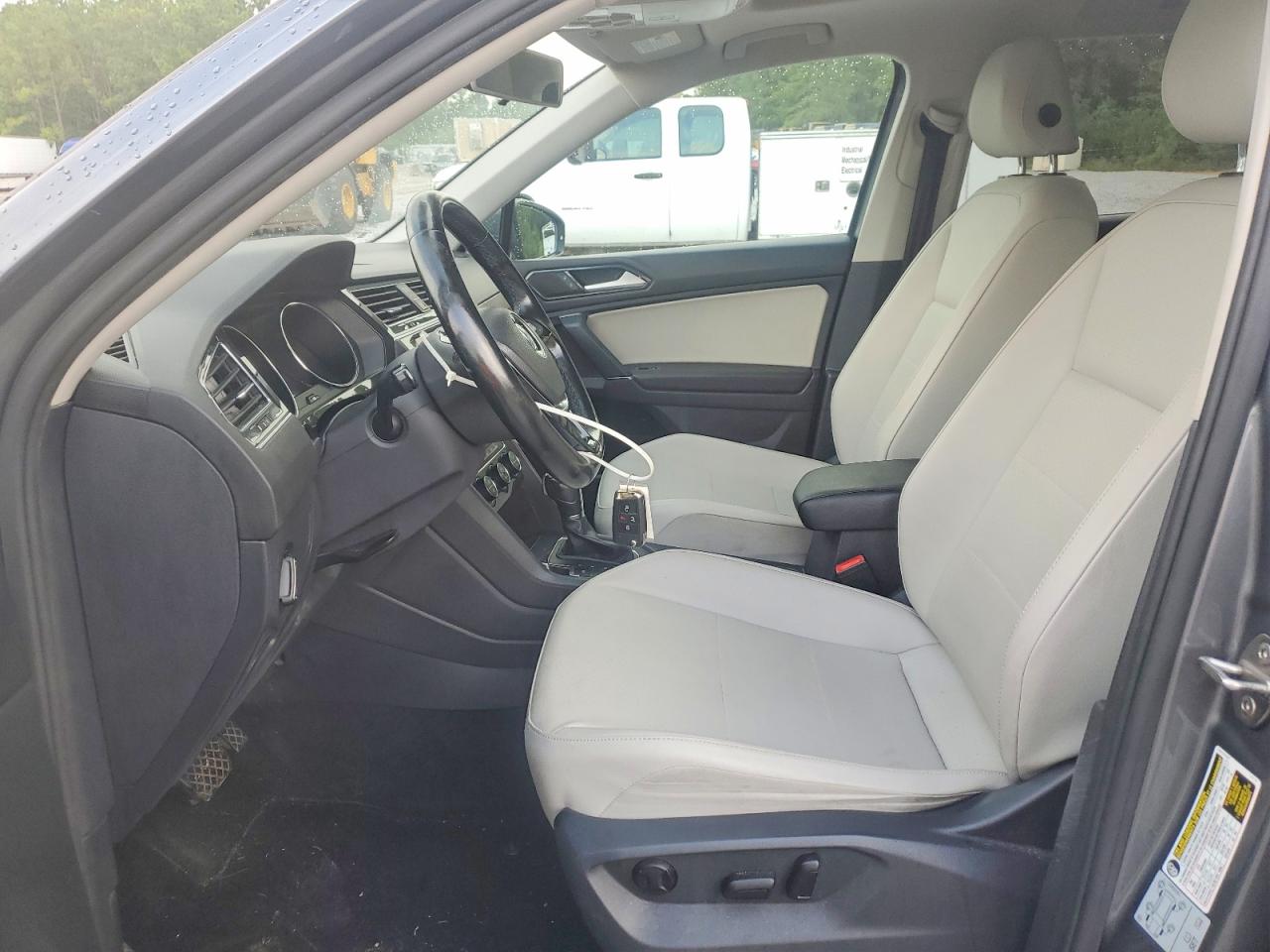 2018 Volkswagen Tiguan Se Charcoal vin: 3VV3B7AX3JM169232
