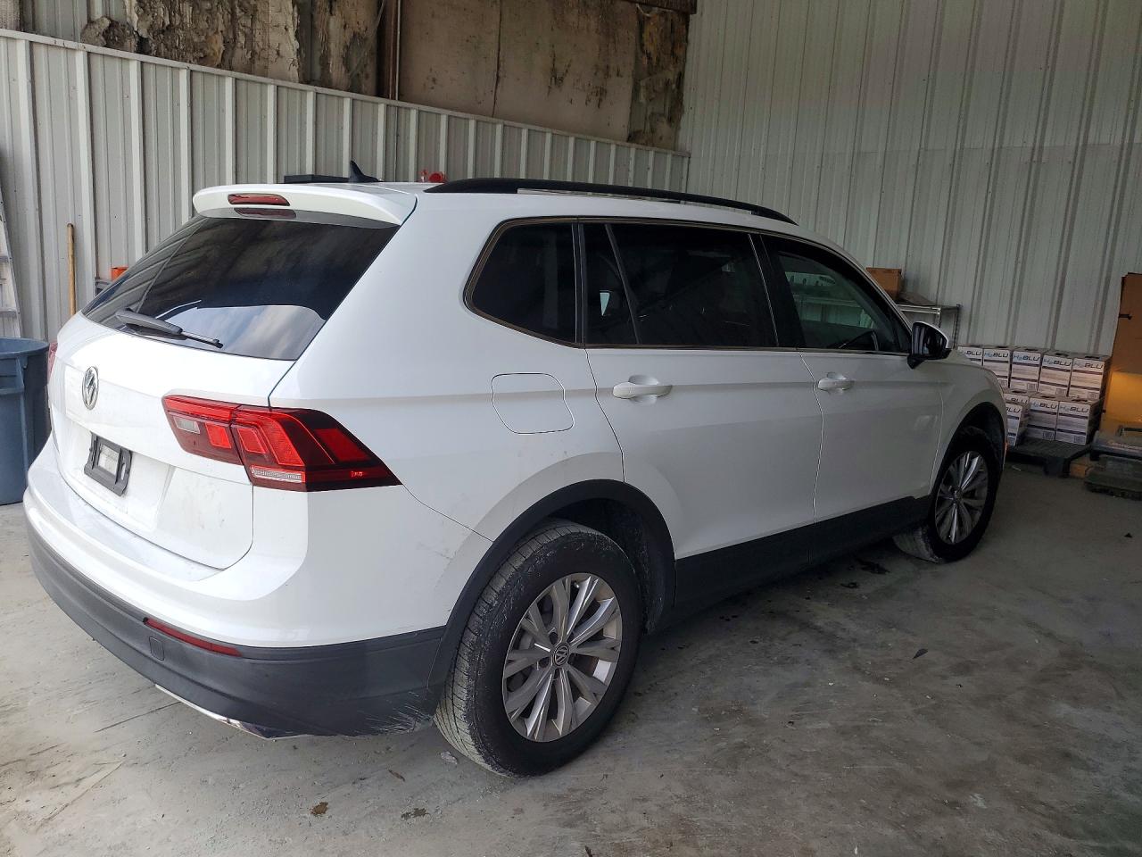 2019 Volkswagen Tiguan Se/sel/sel R-line Jet-black/sel R-line White vin: 3VV3B7AX3KM039453