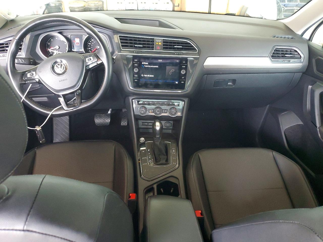 2019 Volkswagen Tiguan Se/sel/sel R-line Jet-black/sel R-line White vin: 3VV3B7AX3KM039453