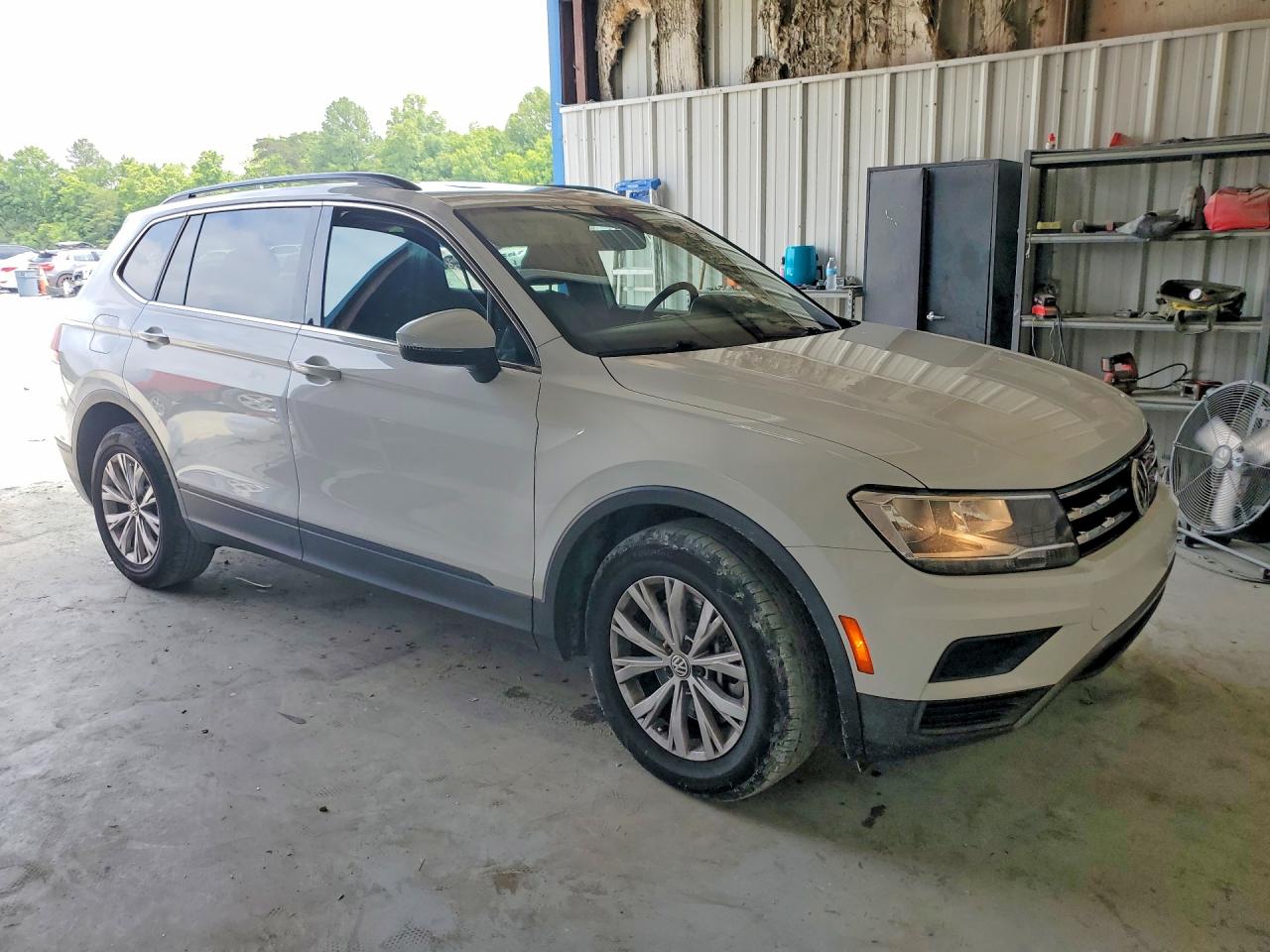 2019 Volkswagen Tiguan Se/sel/sel R-line Jet-black/sel R-line White vin: 3VV3B7AX3KM039453