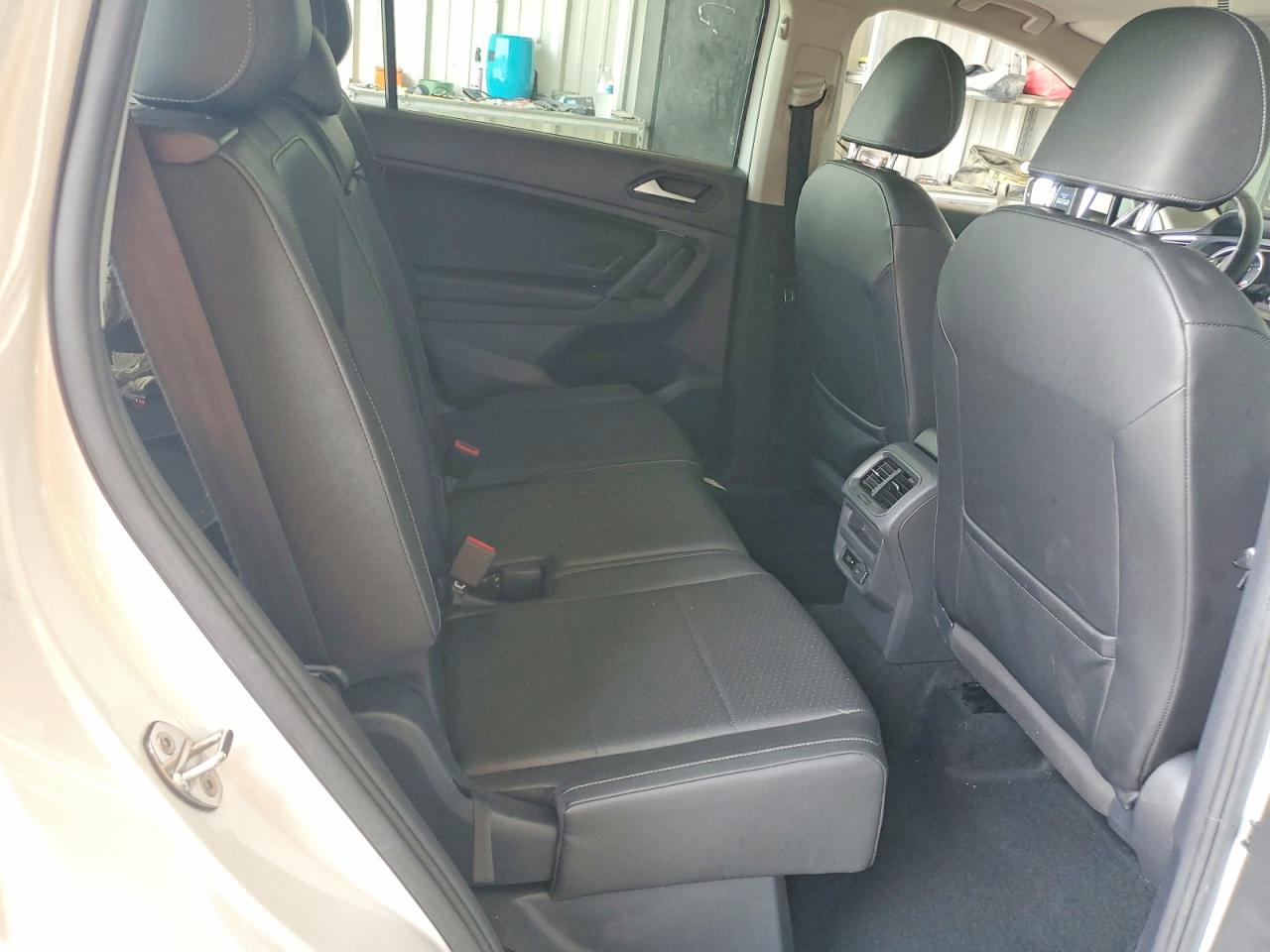 2019 Volkswagen Tiguan Se/sel/sel R-line Jet-black/sel R-line White vin: 3VV3B7AX3KM039453