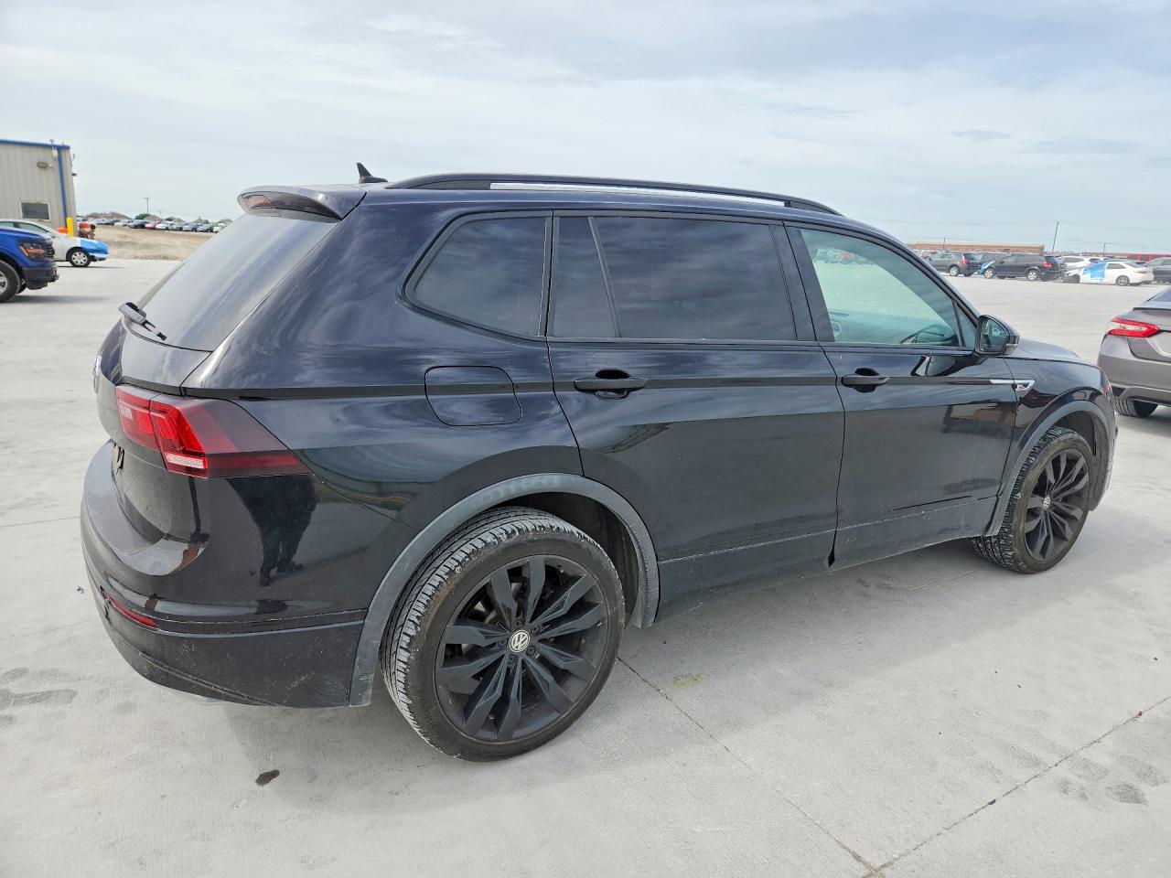 2020 Volkswagen Tiguan Se Black vin: 3VV3B7AX3LM131907