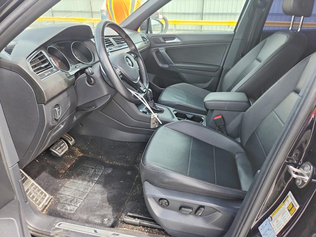 2020 Volkswagen Tiguan Se Black vin: 3VV3B7AX3LM131907