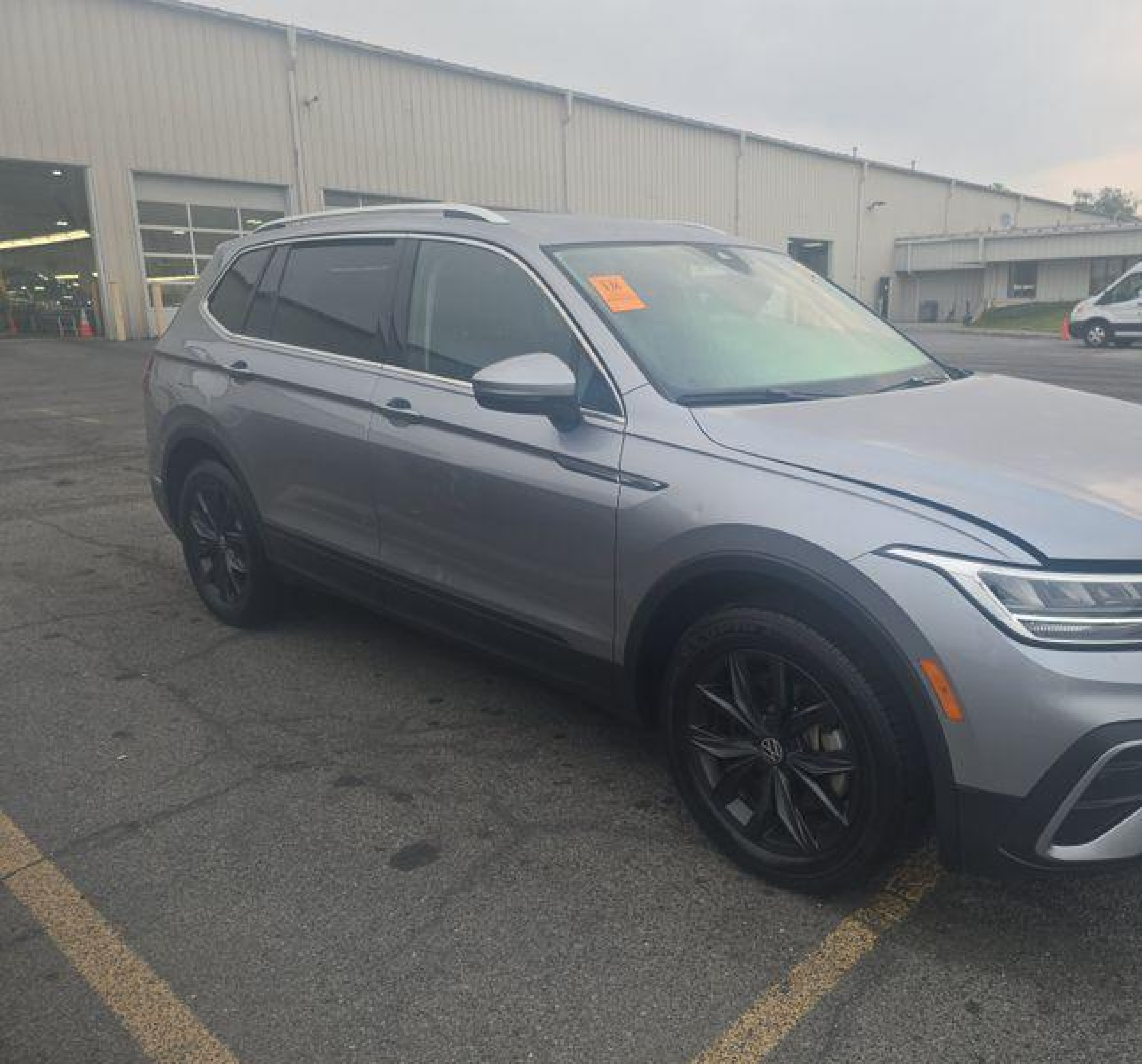 2024 Volkswagen Tiguan 2.0t Se/2.0t Wolfsburg Edition vin: 3VV3B7AX3RM083320