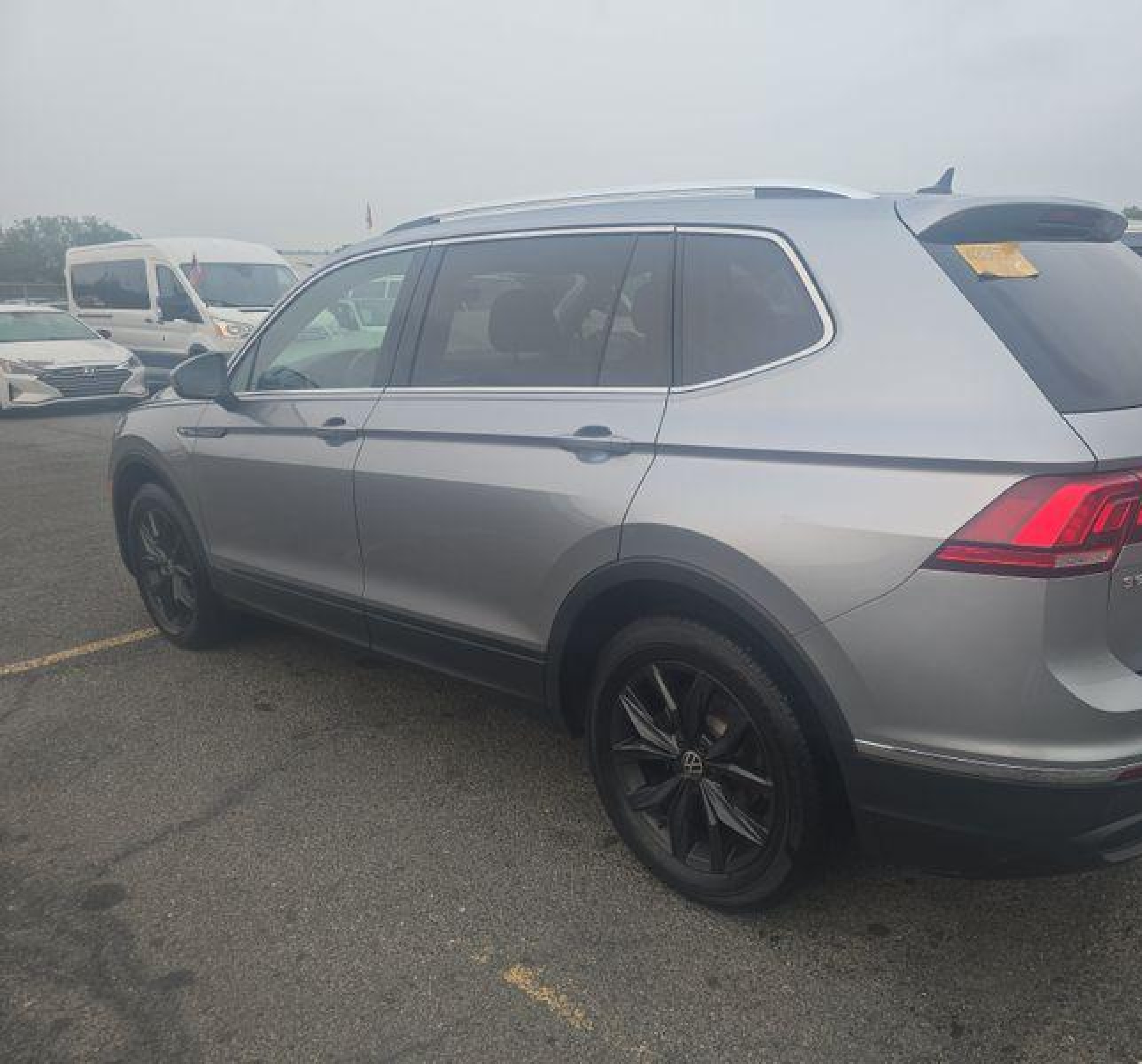 2024 Volkswagen Tiguan 2.0t Se/2.0t Wolfsburg Edition vin: 3VV3B7AX3RM083320