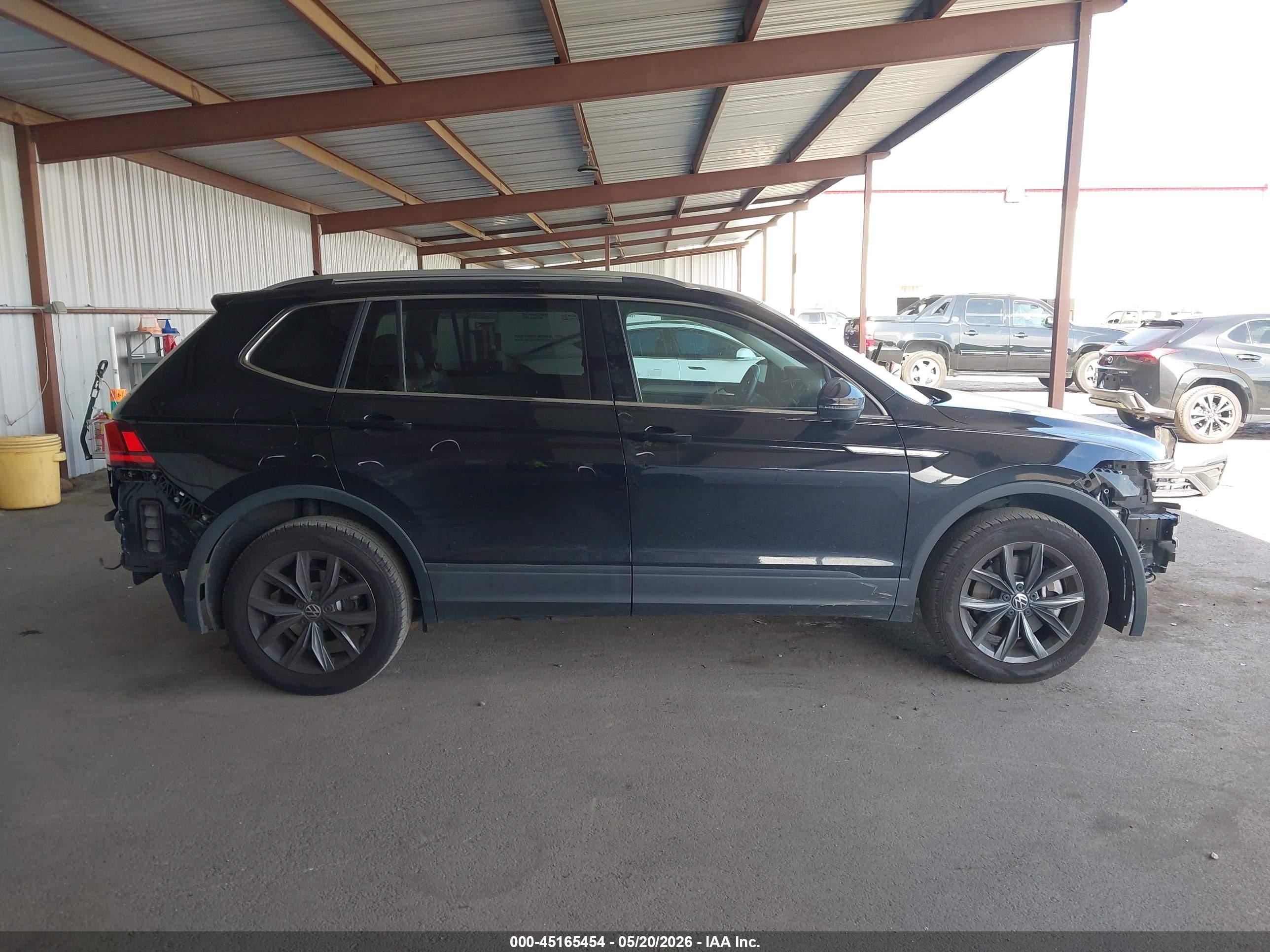 2022 Volkswagen Tiguan 2.0t Se Черный vin: 3VV3B7AX4NM141624