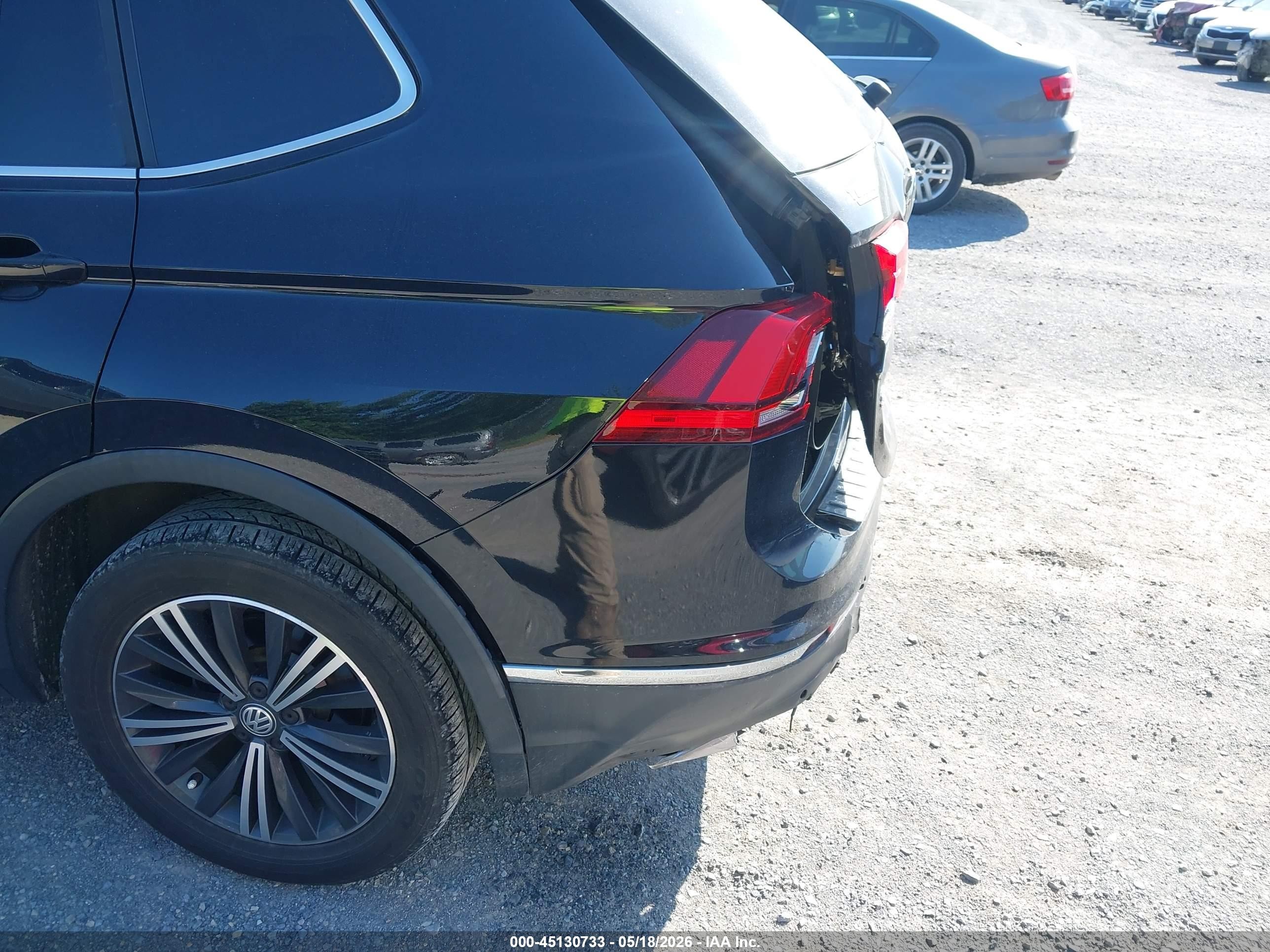 2019 Volkswagen Tiguan 2.0t Se/2.0t Sel/2.0t Sel R-line/2.0t Sel R-line Black Black vin: 3VV3B7AX5KM103699