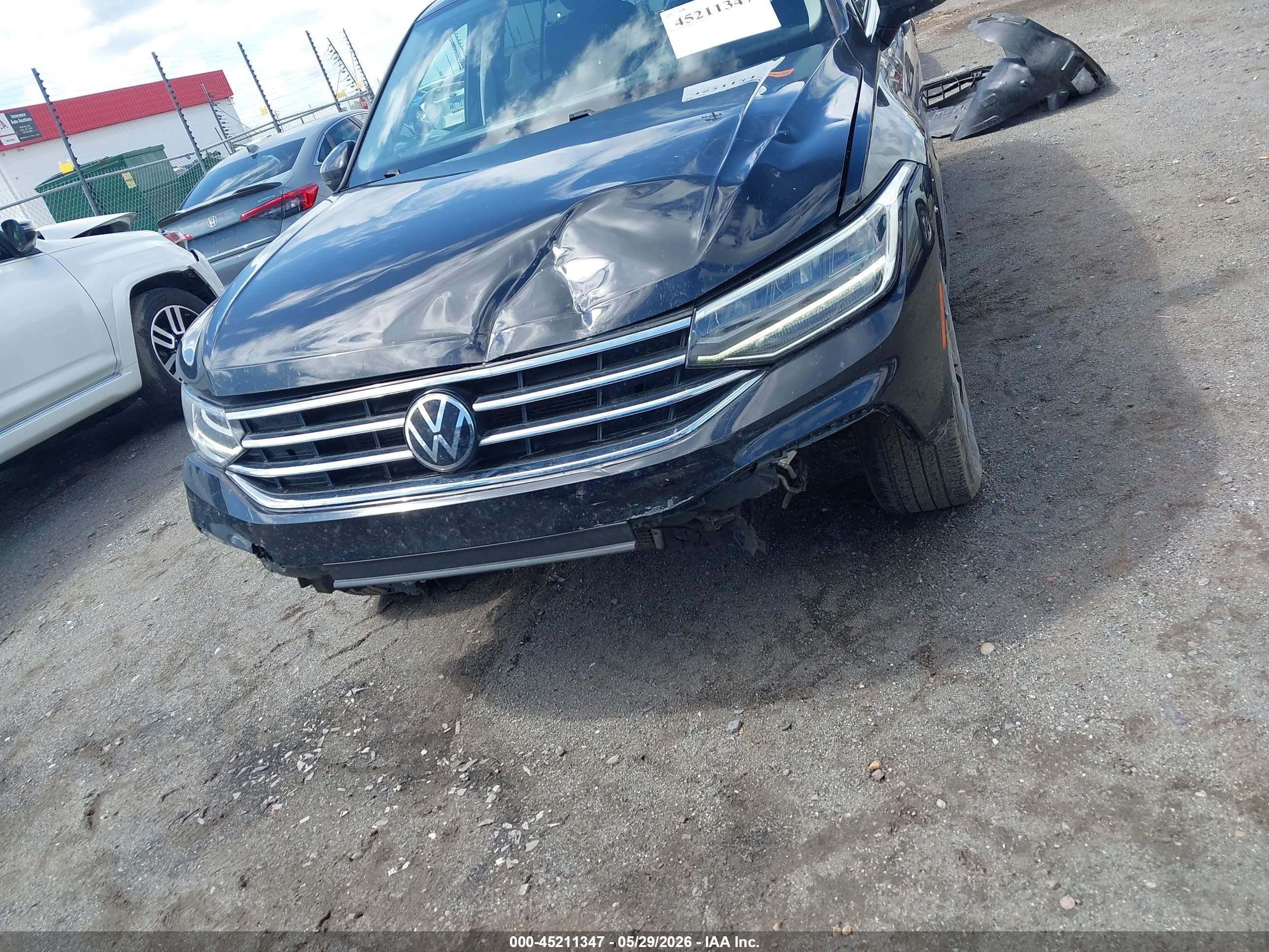 2022 Volkswagen Tiguan 2.0t Se Черный vin: 3VV3B7AX5NM128834
