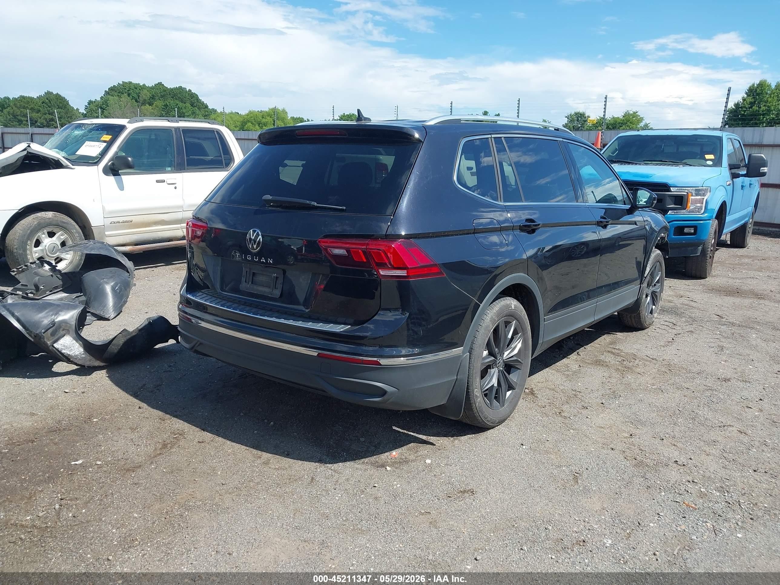 2022 Volkswagen Tiguan 2.0t Se Черный vin: 3VV3B7AX5NM128834