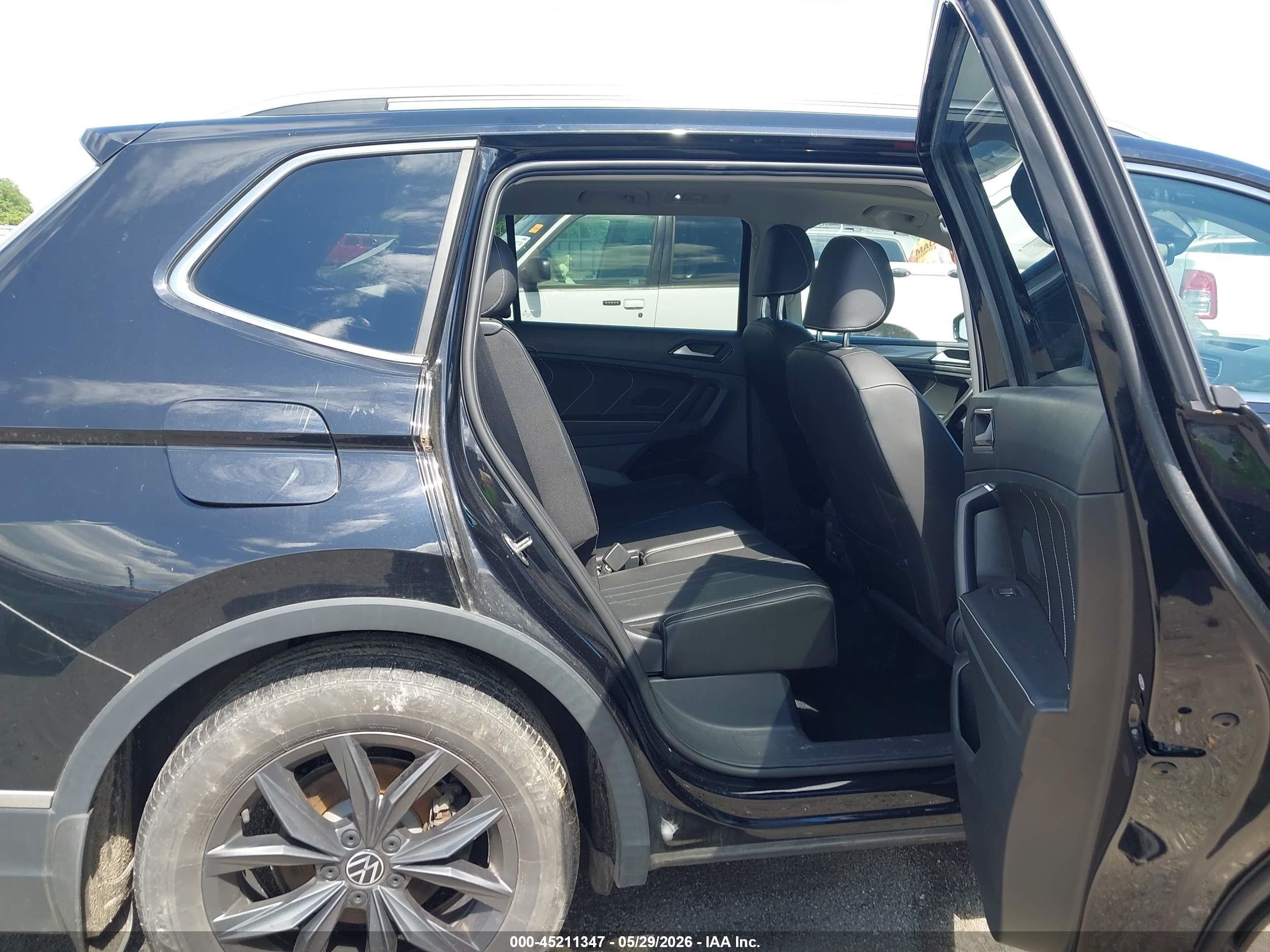 2022 Volkswagen Tiguan 2.0t Se Черный vin: 3VV3B7AX5NM128834
