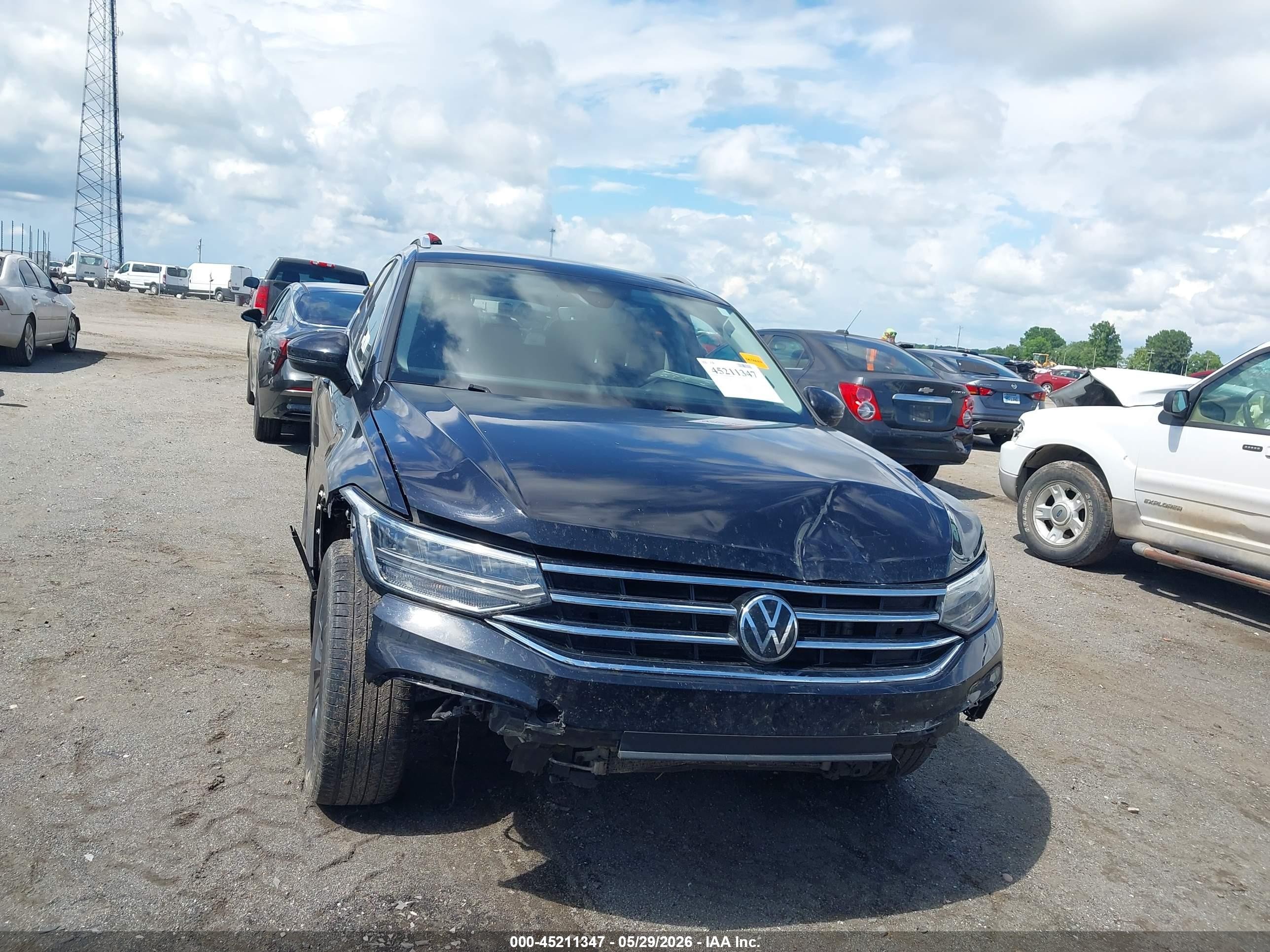 2022 Volkswagen Tiguan 2.0t Se Черный vin: 3VV3B7AX5NM128834
