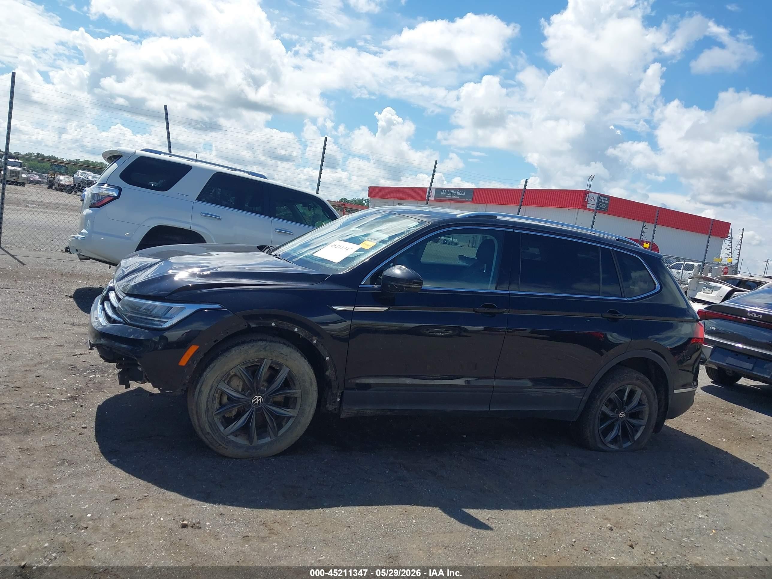 2022 Volkswagen Tiguan 2.0t Se Черный vin: 3VV3B7AX5NM128834