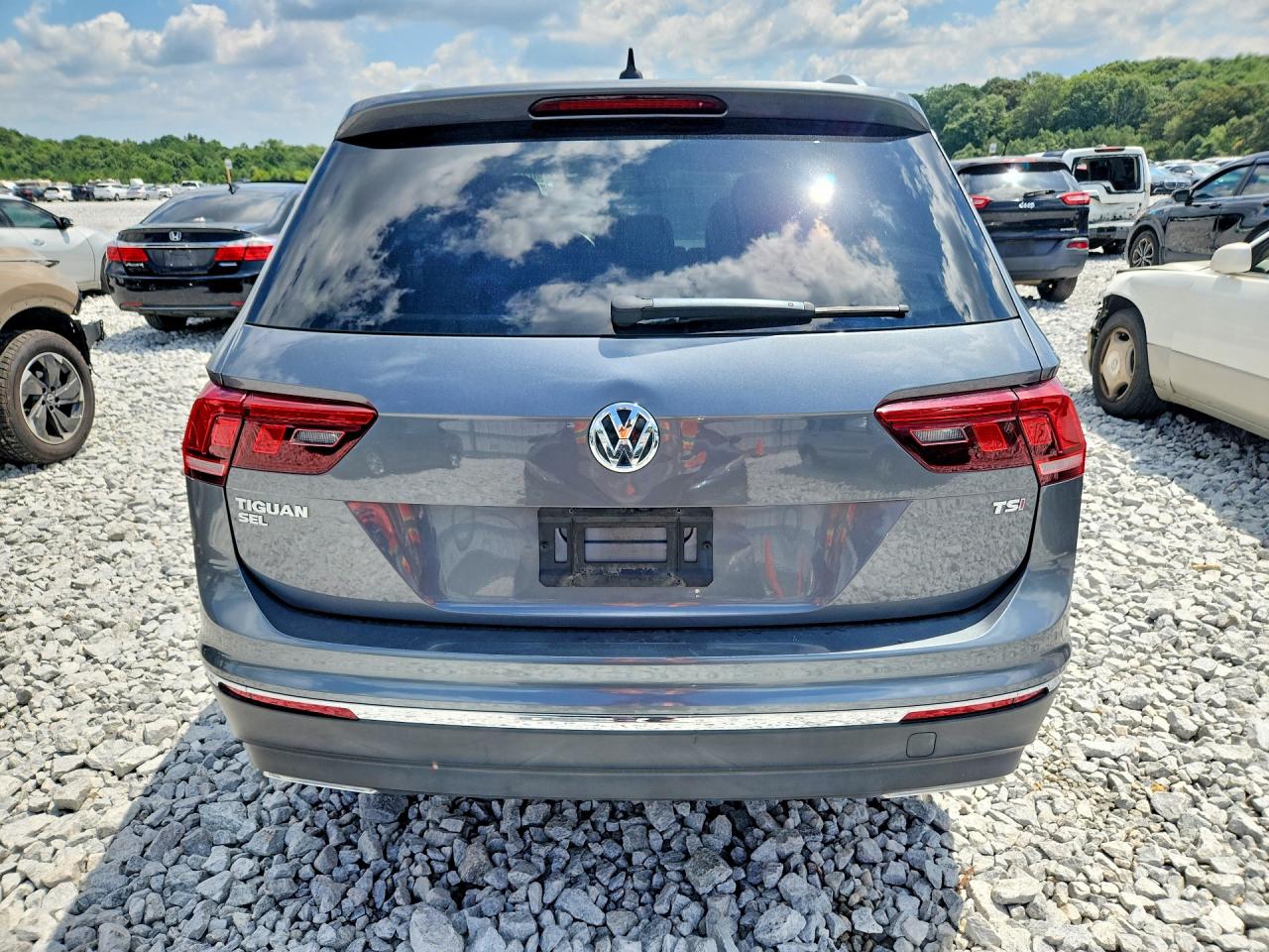 2018 Volkswagen Tiguan Se Gray vin: 3VV3B7AX6JM017008