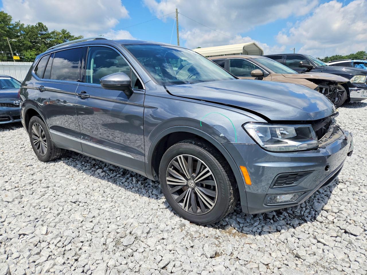 2018 Volkswagen Tiguan Se Gray vin: 3VV3B7AX6JM017008