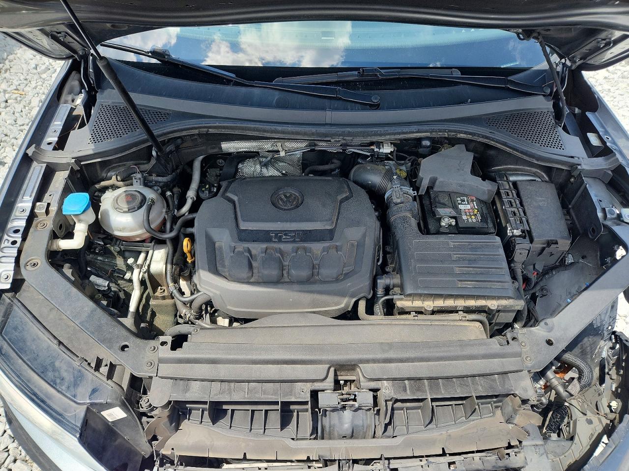 2018 Volkswagen Tiguan Se Gray vin: 3VV3B7AX6JM017008