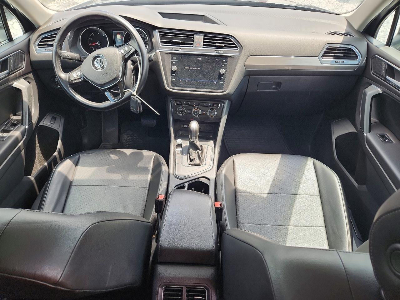 2018 Volkswagen Tiguan Se Gray vin: 3VV3B7AX6JM017008