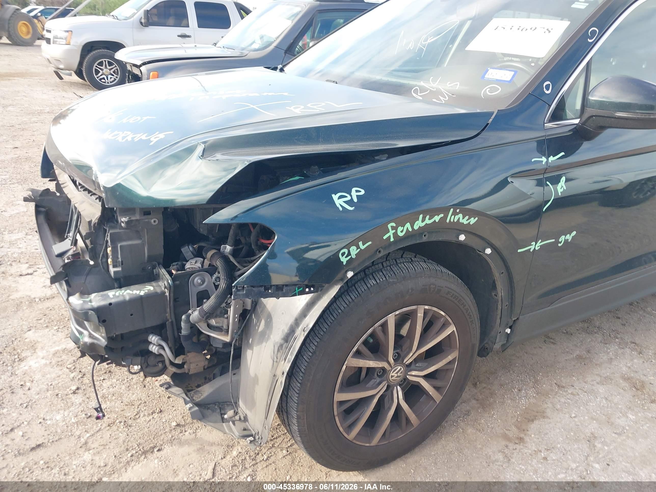 2019 Volkswagen Tiguan 2.0t Se/2.0t Sel/2.0t Sel R-line/2.0t Sel R-line Black Green vin: 3VV3B7AX7KM130905