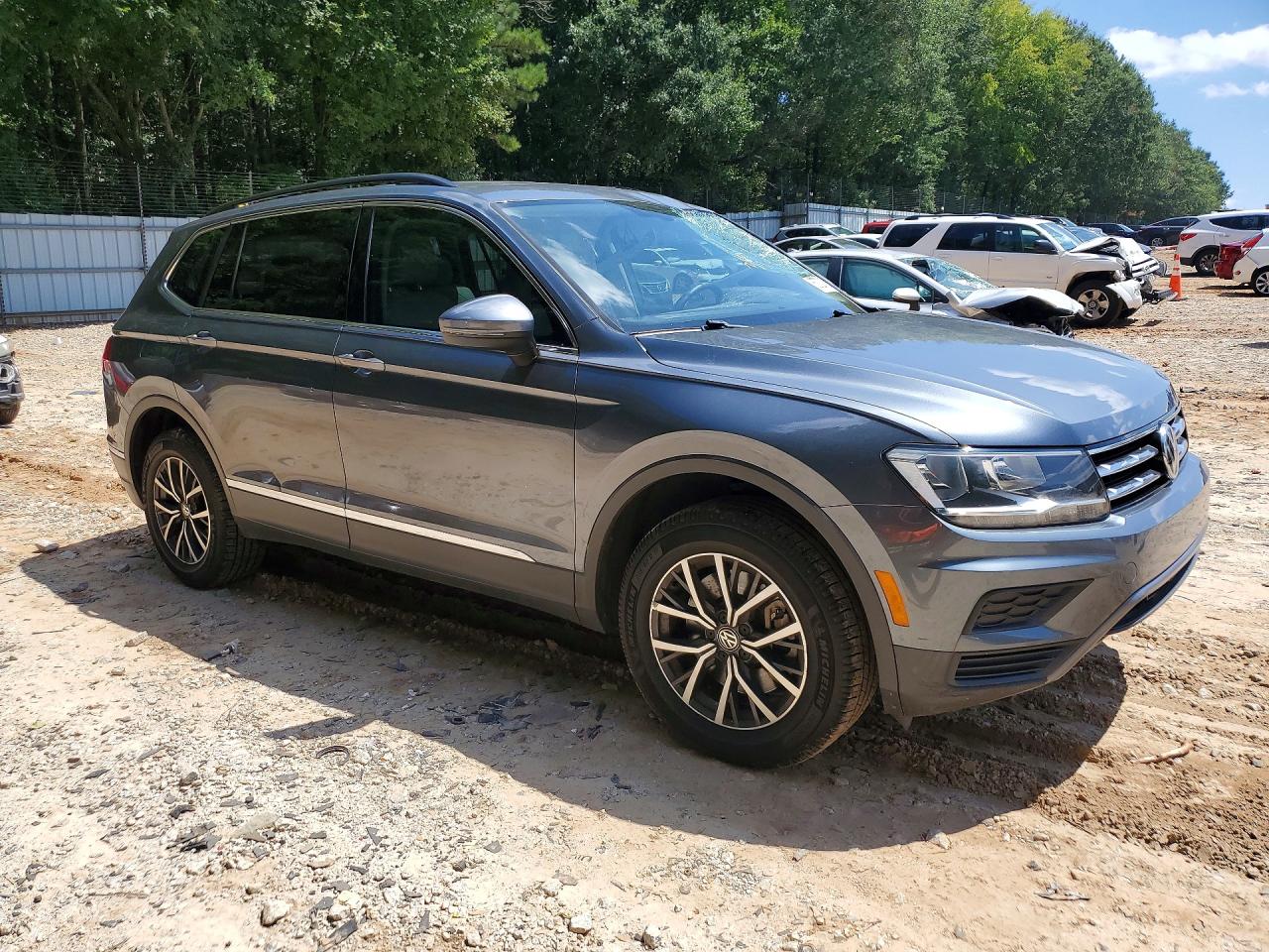 2020 Volkswagen Tiguan Se Silver vin: 3VV3B7AX7LM017795