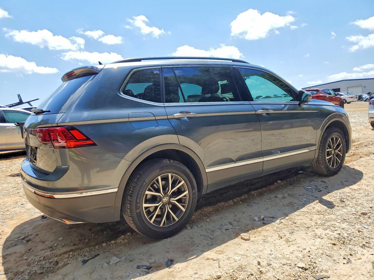 2020 Volkswagen Tiguan Se Silver vin: 3VV3B7AX7LM017795