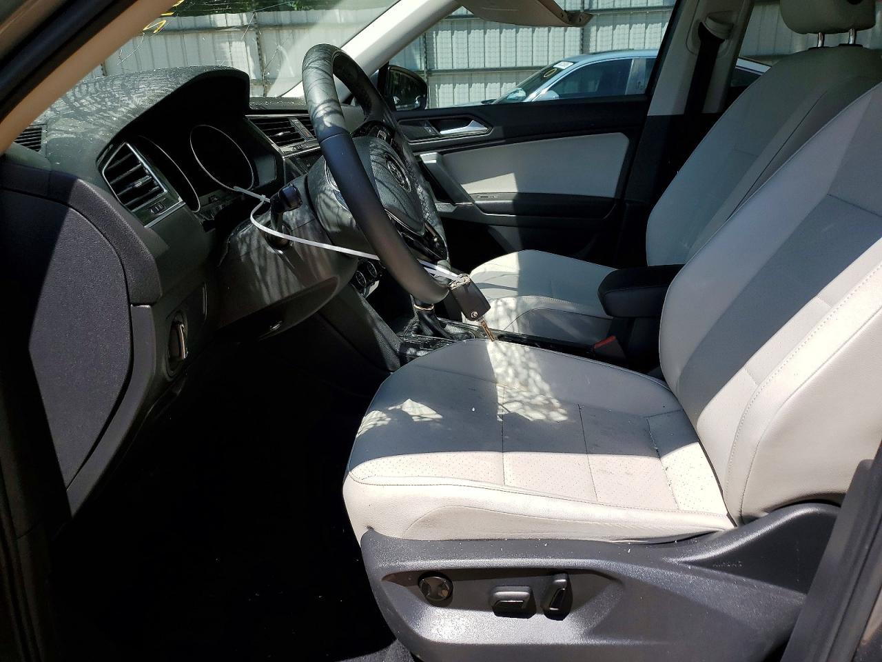 2020 Volkswagen Tiguan Se Silver vin: 3VV3B7AX7LM017795