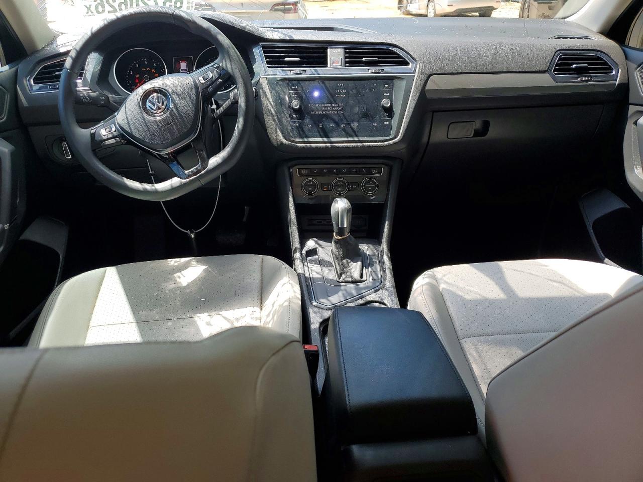 2020 Volkswagen Tiguan Se Silver vin: 3VV3B7AX7LM017795