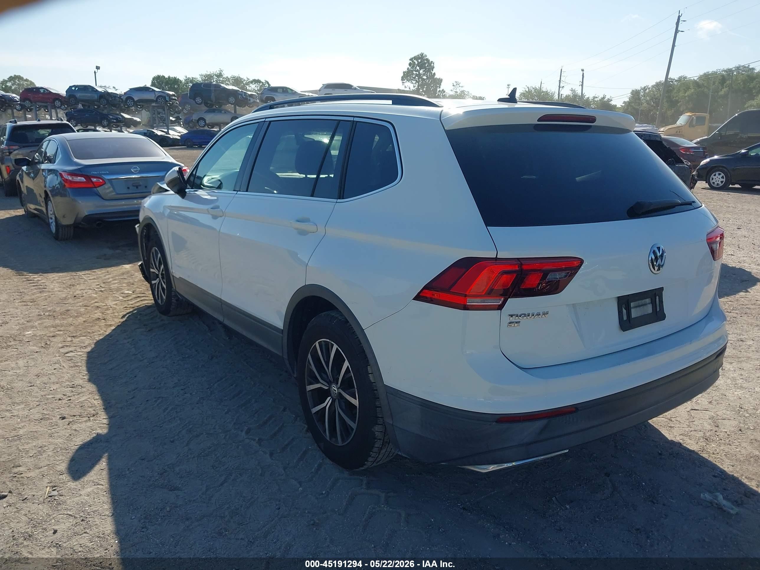 2019 Volkswagen Tiguan 2.0t Se/2.0t Sel/2.0t Sel R-line/2.0t Sel R-line Black White vin: 3VV3B7AX9KM073378