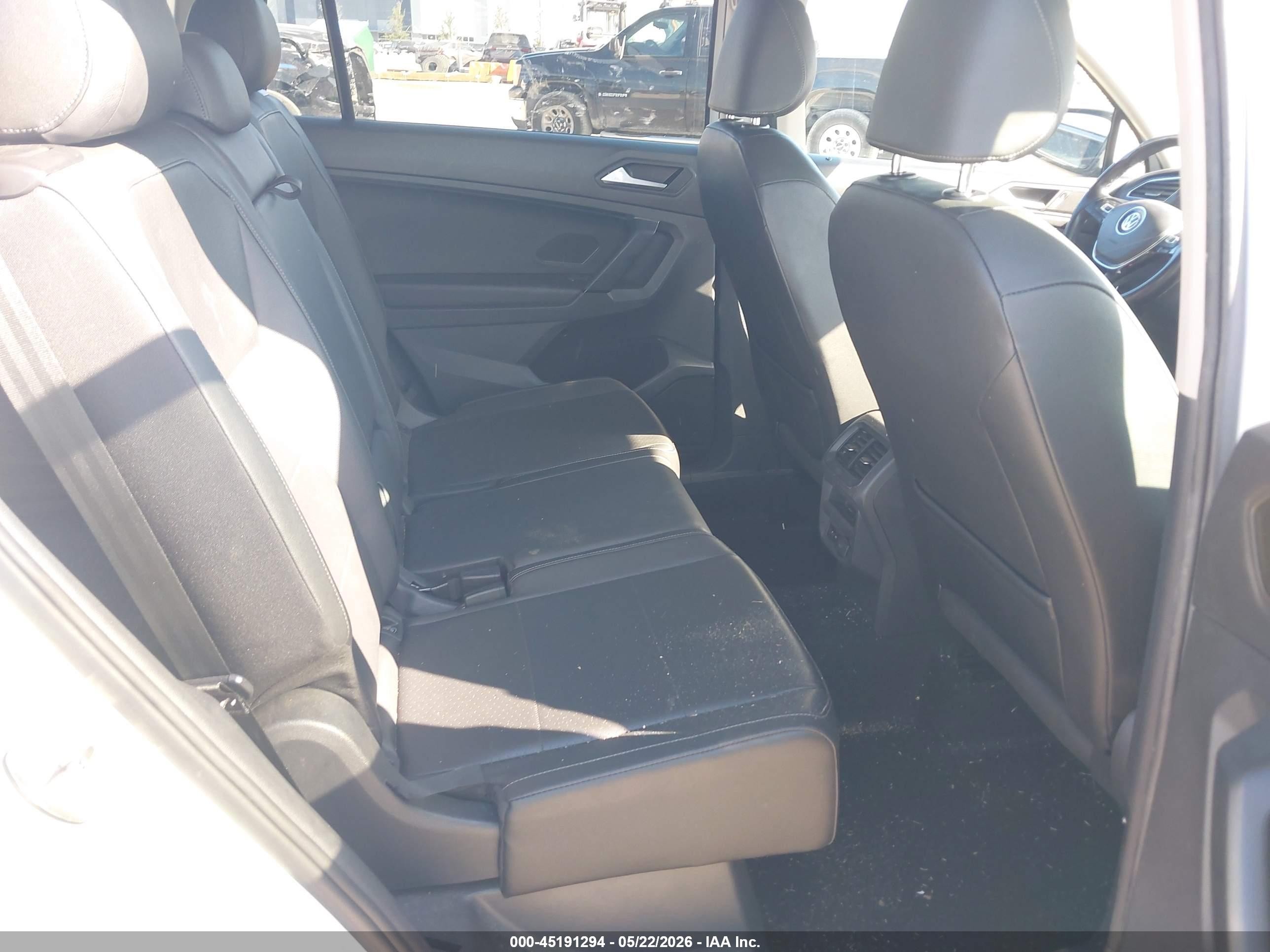 2019 Volkswagen Tiguan 2.0t Se/2.0t Sel/2.0t Sel R-line/2.0t Sel R-line Black White vin: 3VV3B7AX9KM073378