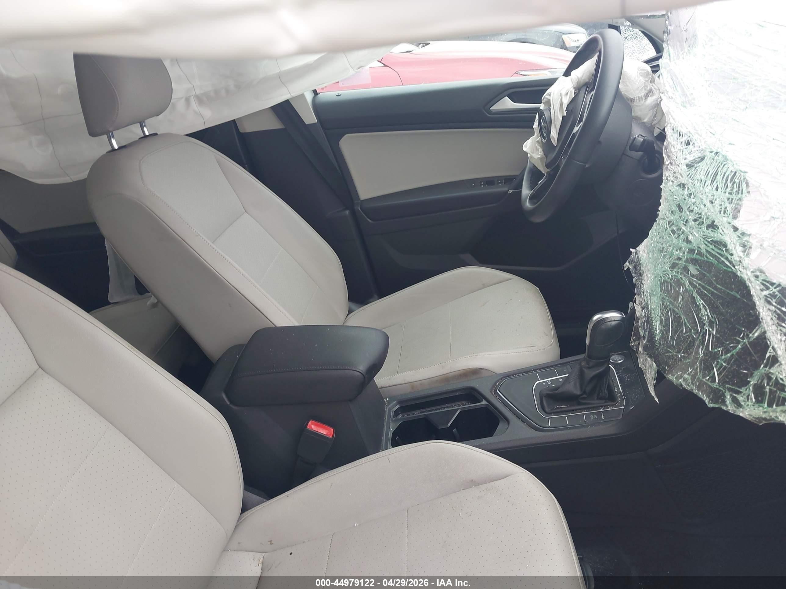 2020 Volkswagen Tiguan 2.0t Se/2.0t Se R-line Black/2.0t Sel Белый vin: 3VV3B7AX9LM016339