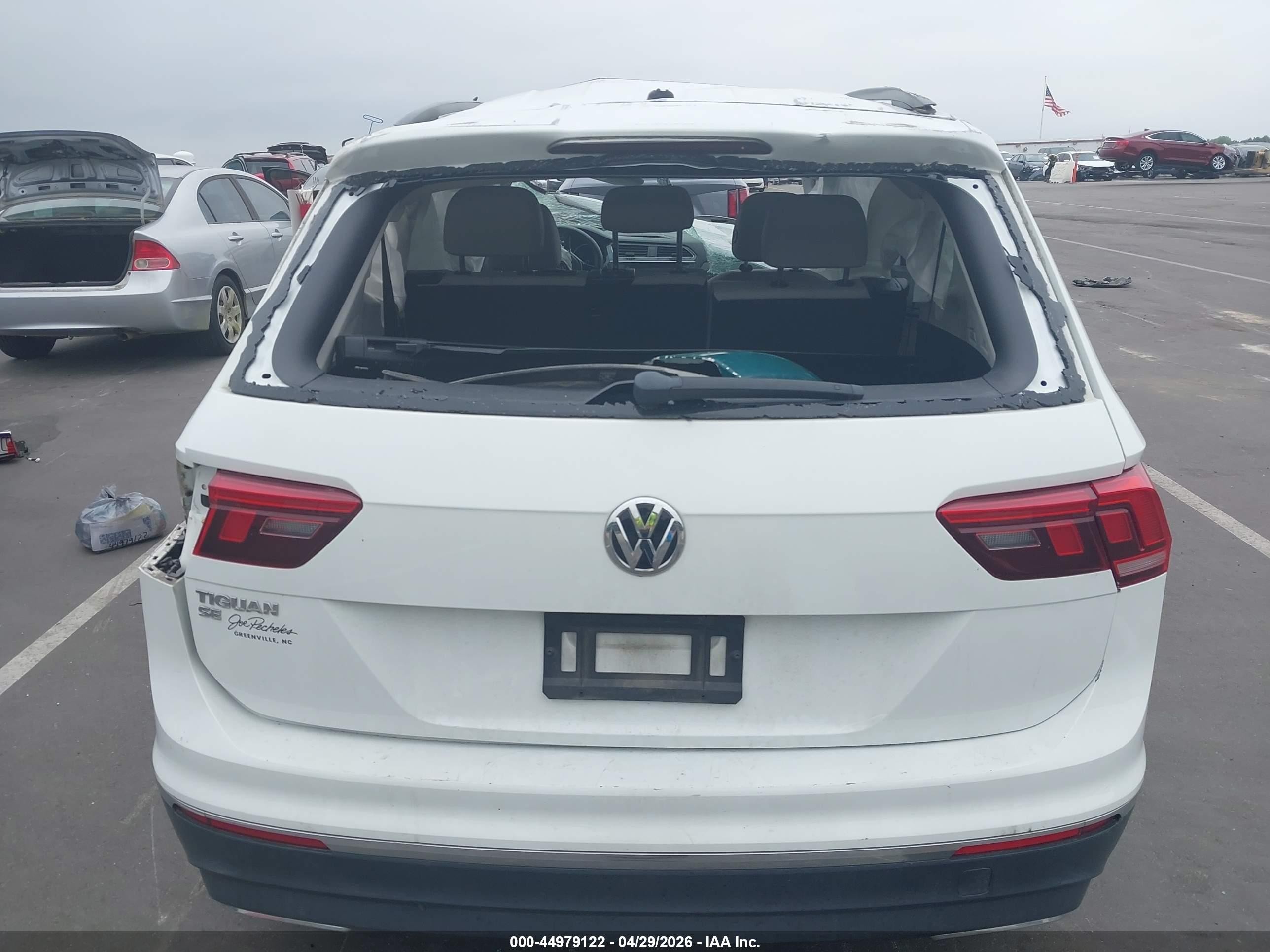 2020 Volkswagen Tiguan 2.0t Se/2.0t Se R-line Black/2.0t Sel Белый vin: 3VV3B7AX9LM016339