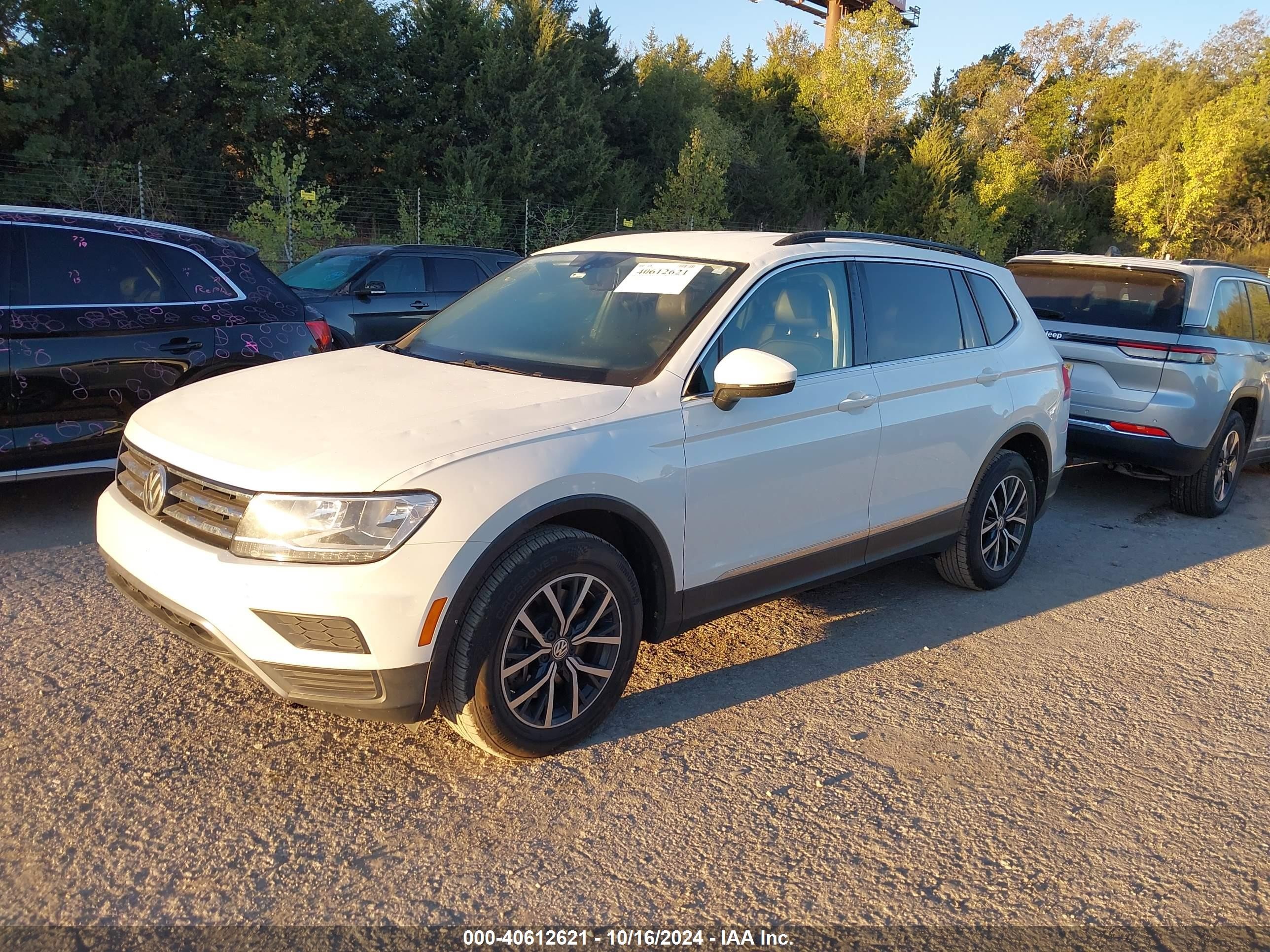 2018 Volkswagen Tiguan 2.0t Se/2.0t Sel White vin: 3VV3B7AXXJM190854