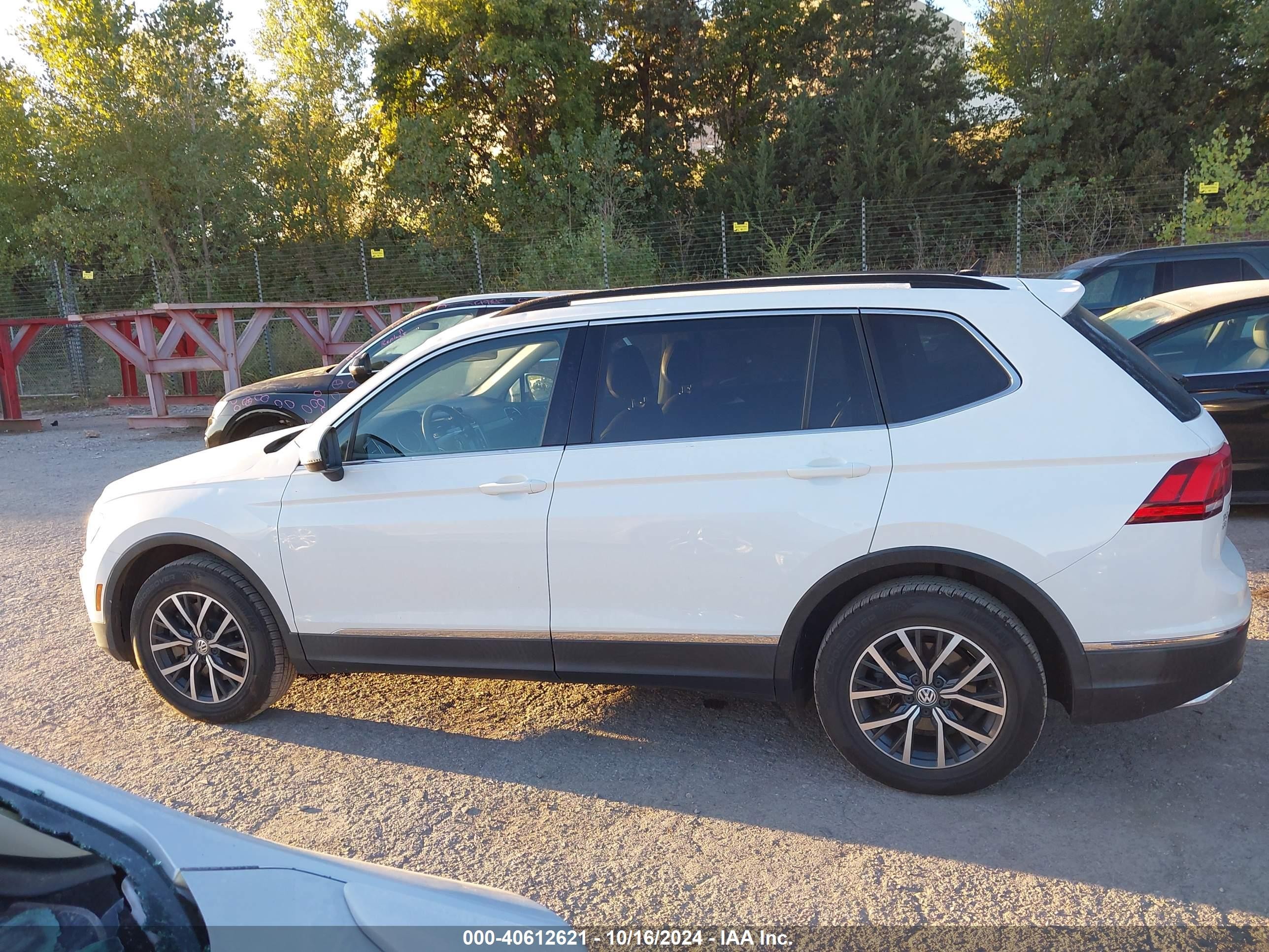 2018 Volkswagen Tiguan 2.0t Se/2.0t Sel White vin: 3VV3B7AXXJM190854
