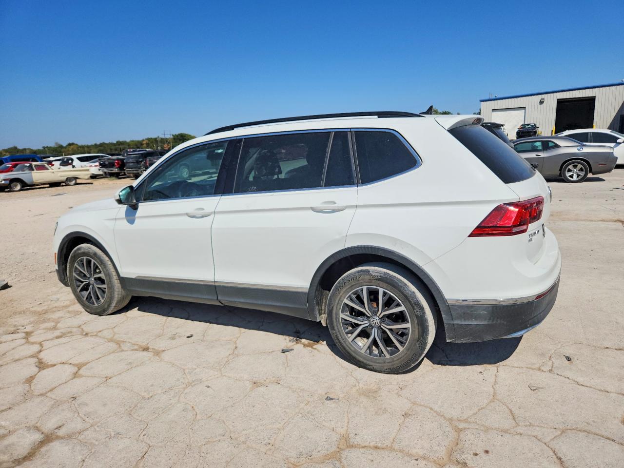 2018 Volkswagen Tiguan Se White vin: 3VV3B7AXXJM190854